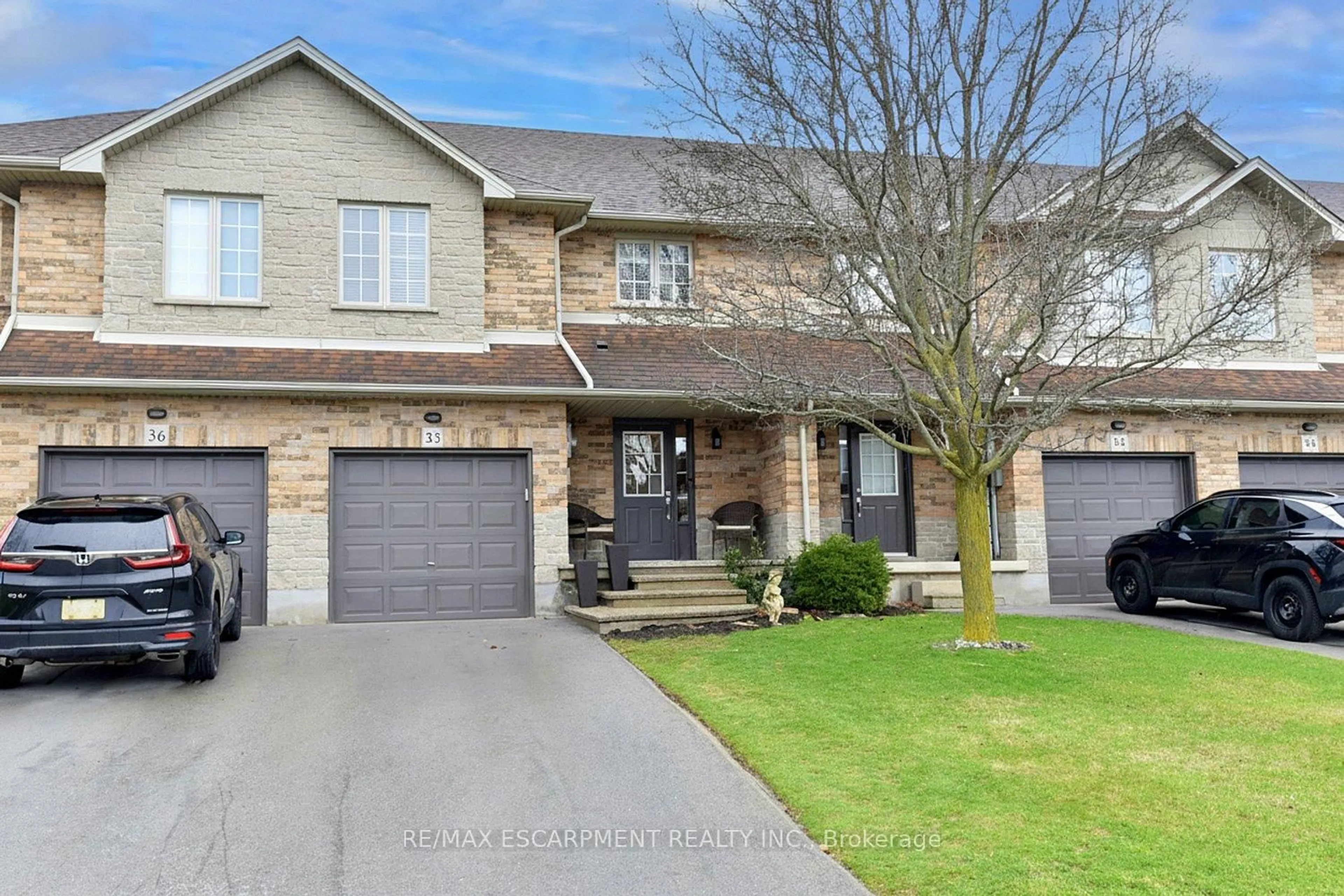 Home with brick exterior material, street for 18 Cedar St #35, Grimsby Ontario L3M 5M8