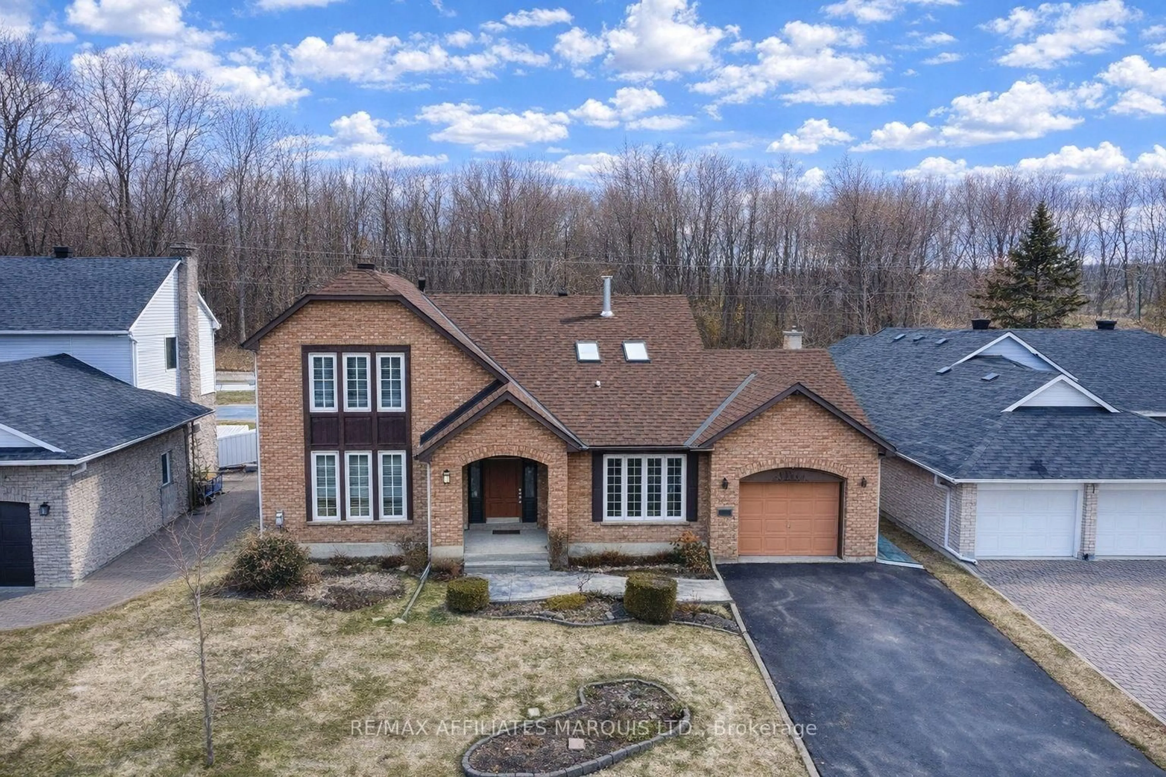A pic from outside/outdoor area/front of a property/back of a property/a pic from drone, street for 1717 Blakely Dr, Cornwall Ontario K6J 5M6