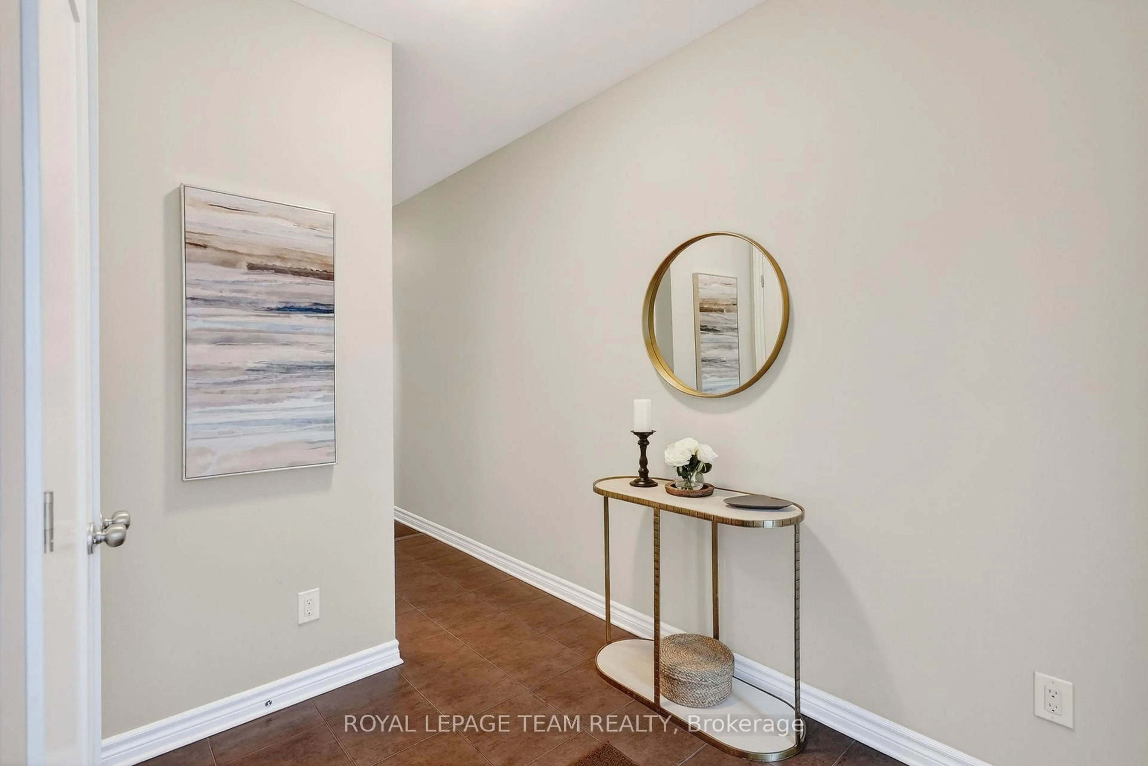 Indoor entryway for 216 Helen Rapp Way, Ottawa Ontario K1T 0P6