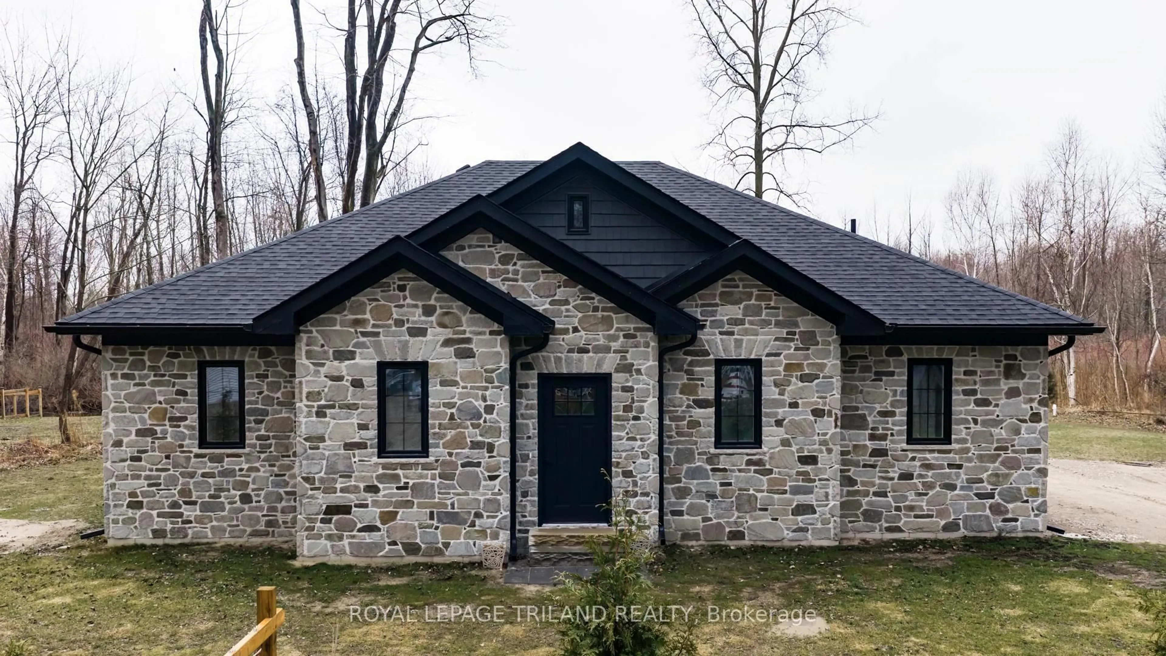Home with brick exterior material, building for 6043 FRANKS Rd, Lambton Shores Ontario N0M 1J0