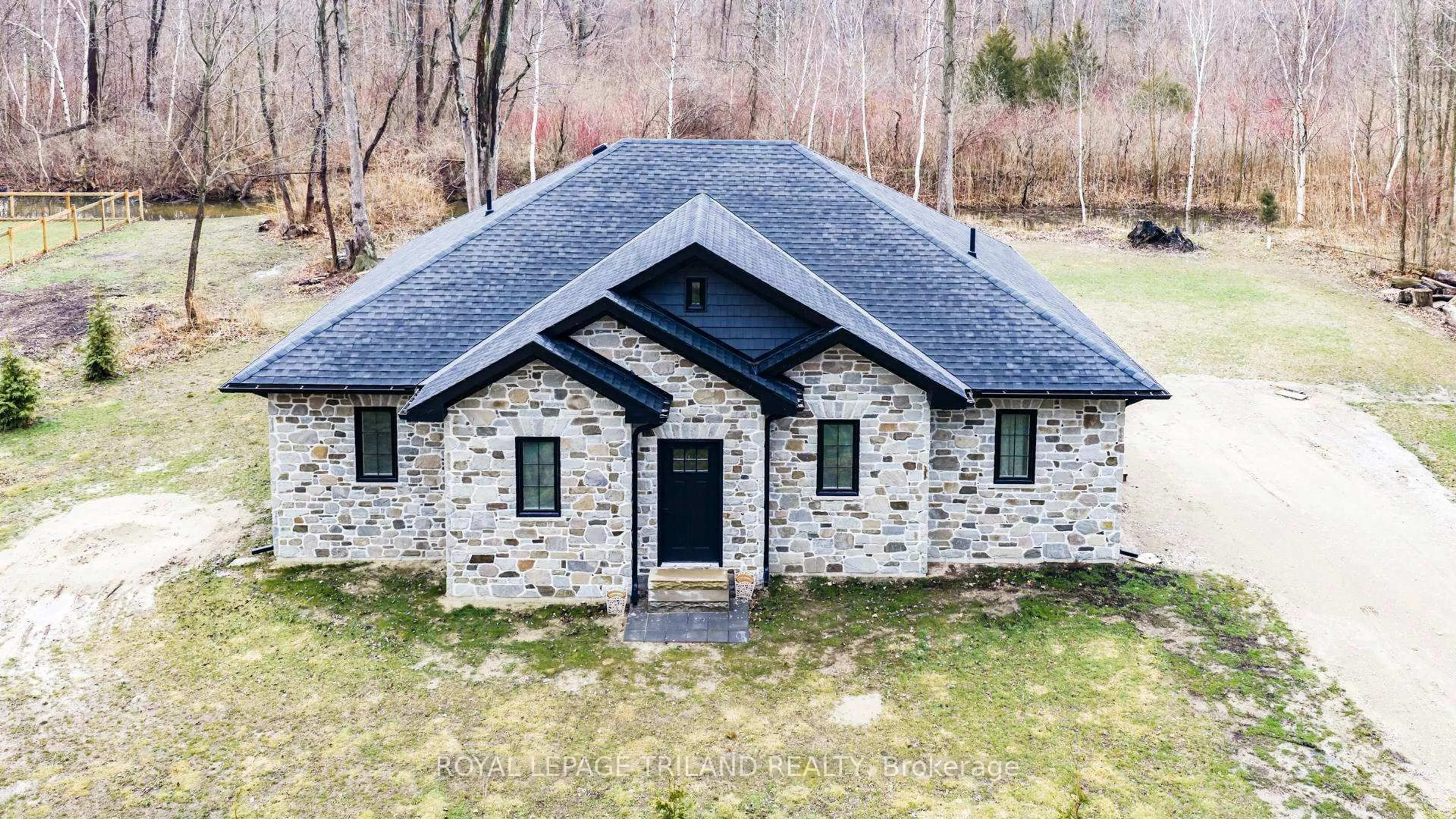 A pic from outside/outdoor area/front of a property/back of a property/a pic from drone, building for 6043 FRANKS Rd, Lambton Shores Ontario N0M 1J0