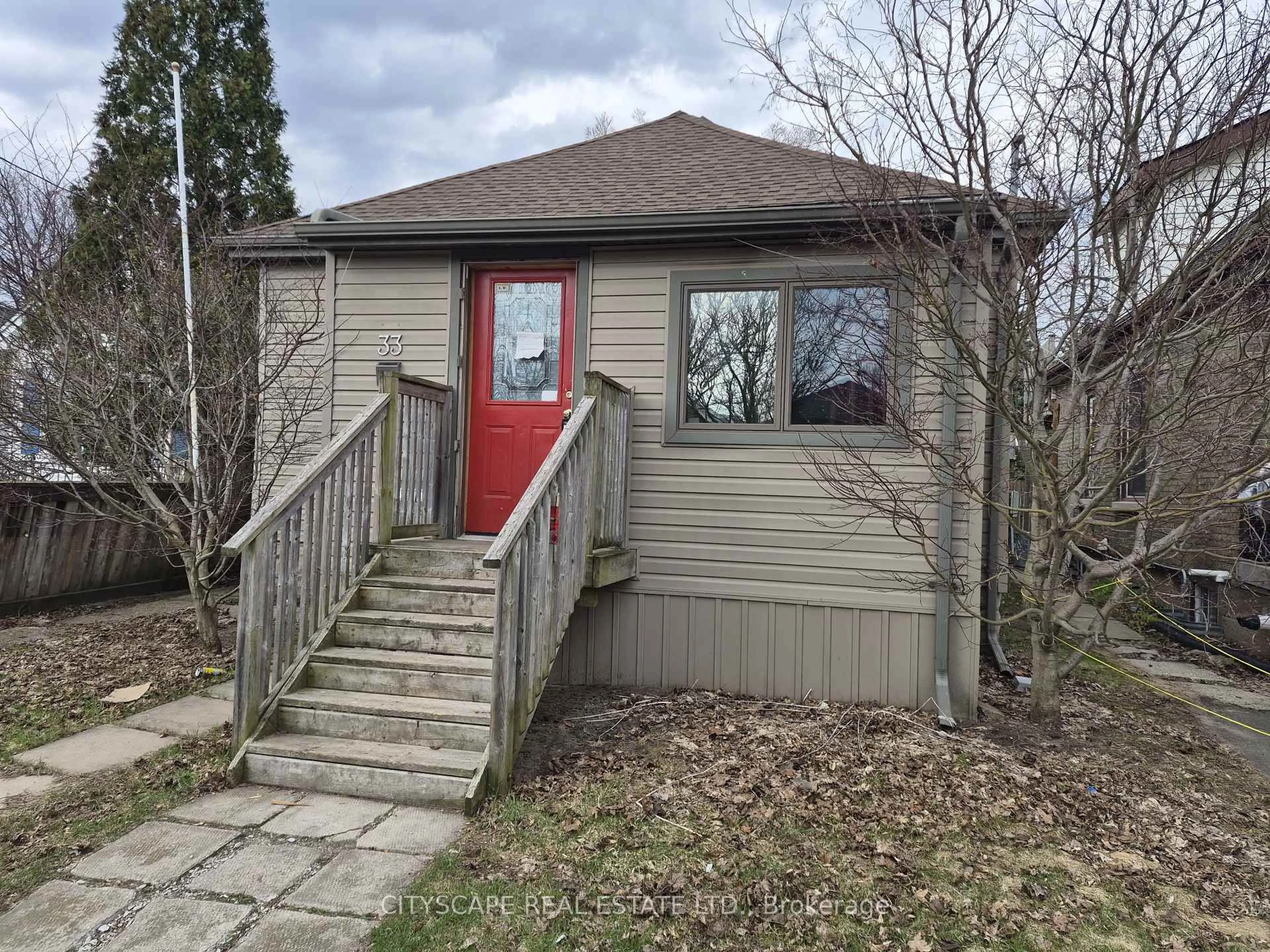Shed for 33 Glenwood Ave, London East Ontario N5Z 2P7