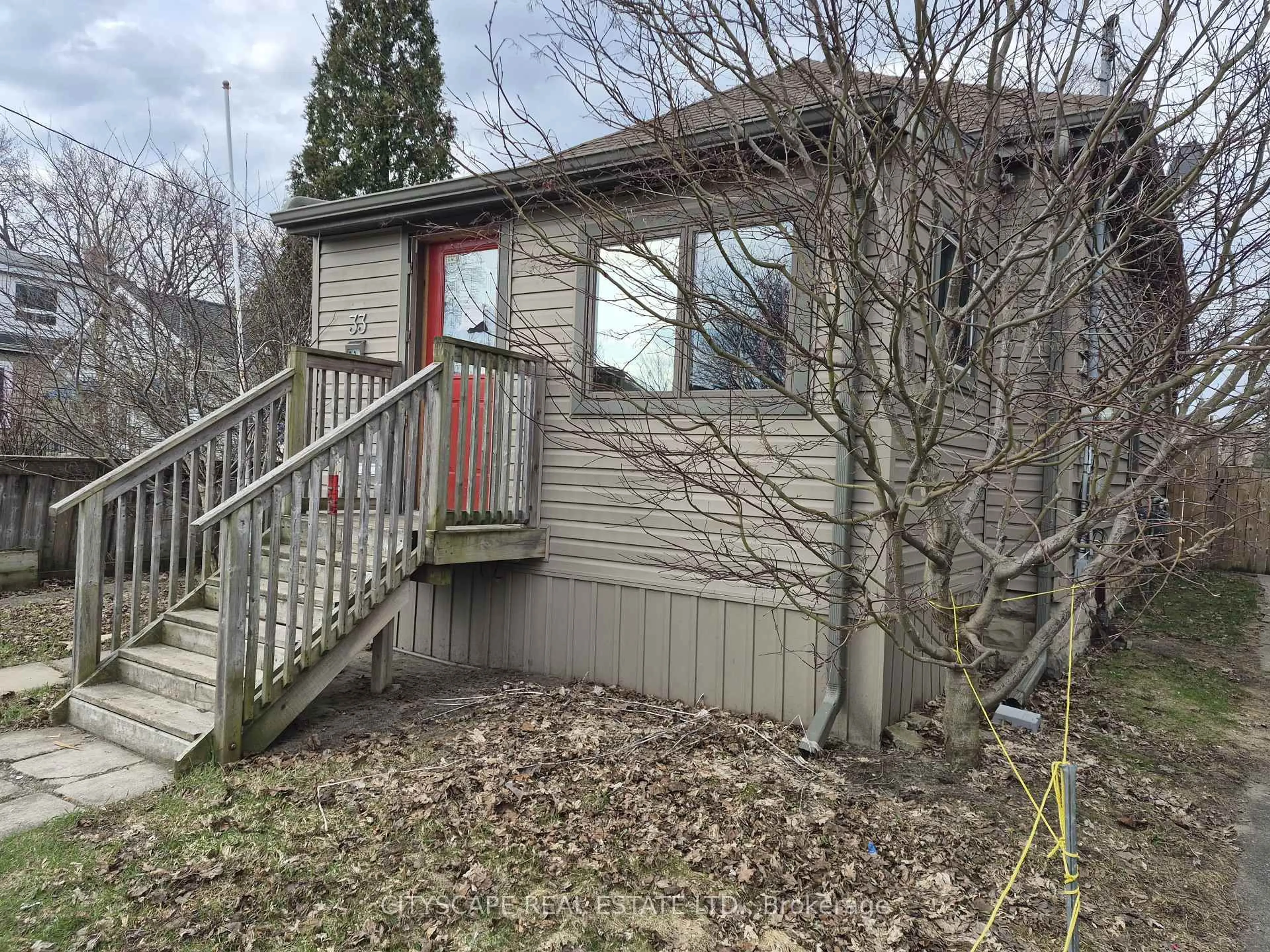 Shed for 33 Glenwood Ave, London East Ontario N5Z 2P7