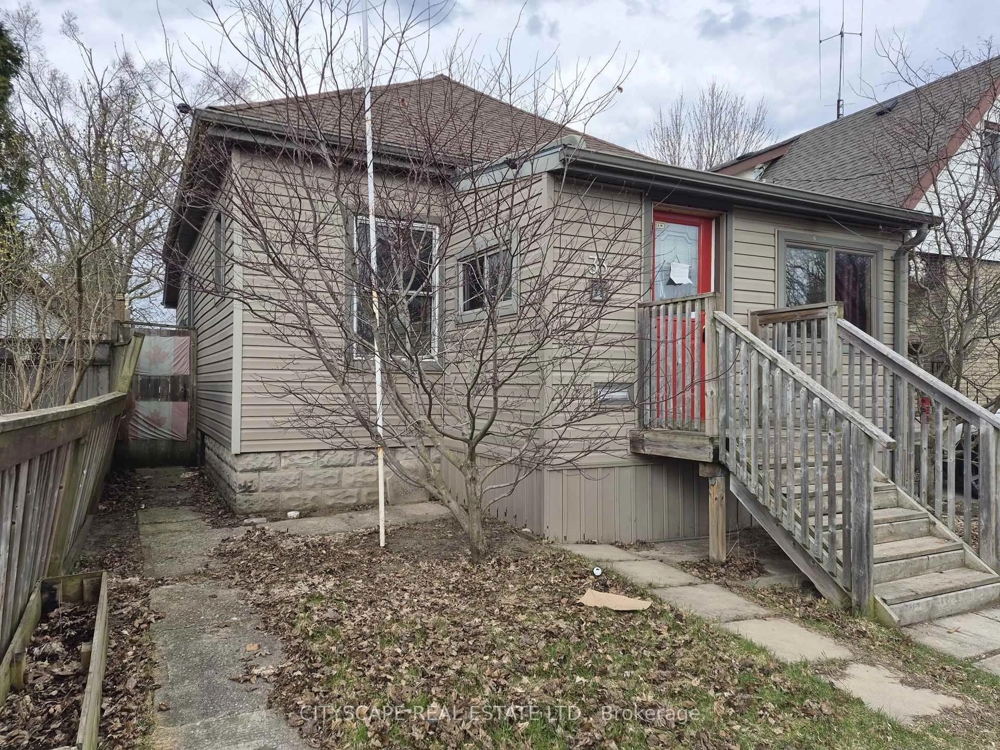 Shed for 33 Glenwood Ave, London East Ontario N5Z 2P7