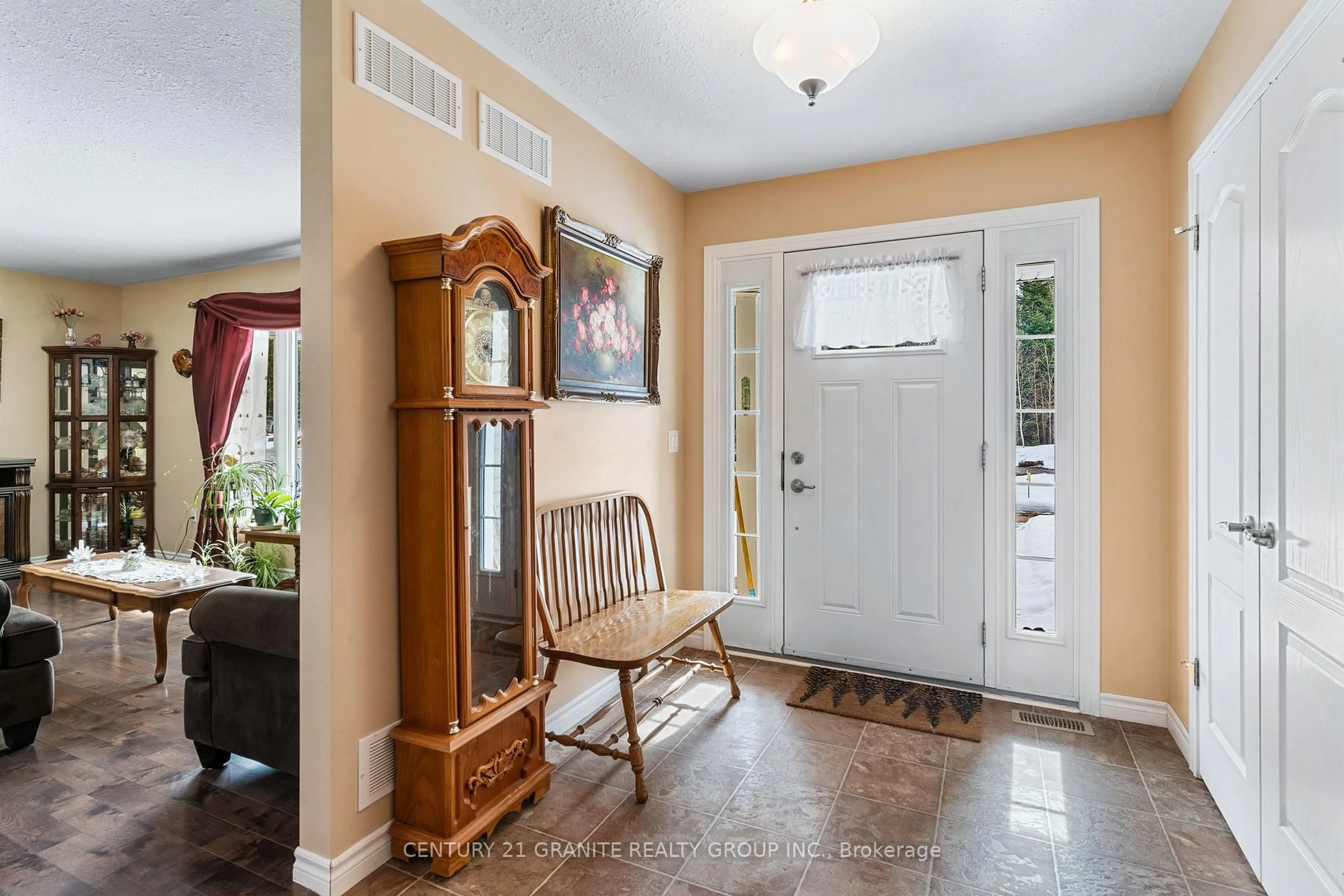 Indoor entryway for 818 Williams Lake Rd, Bancroft Ontario K0L 1C0