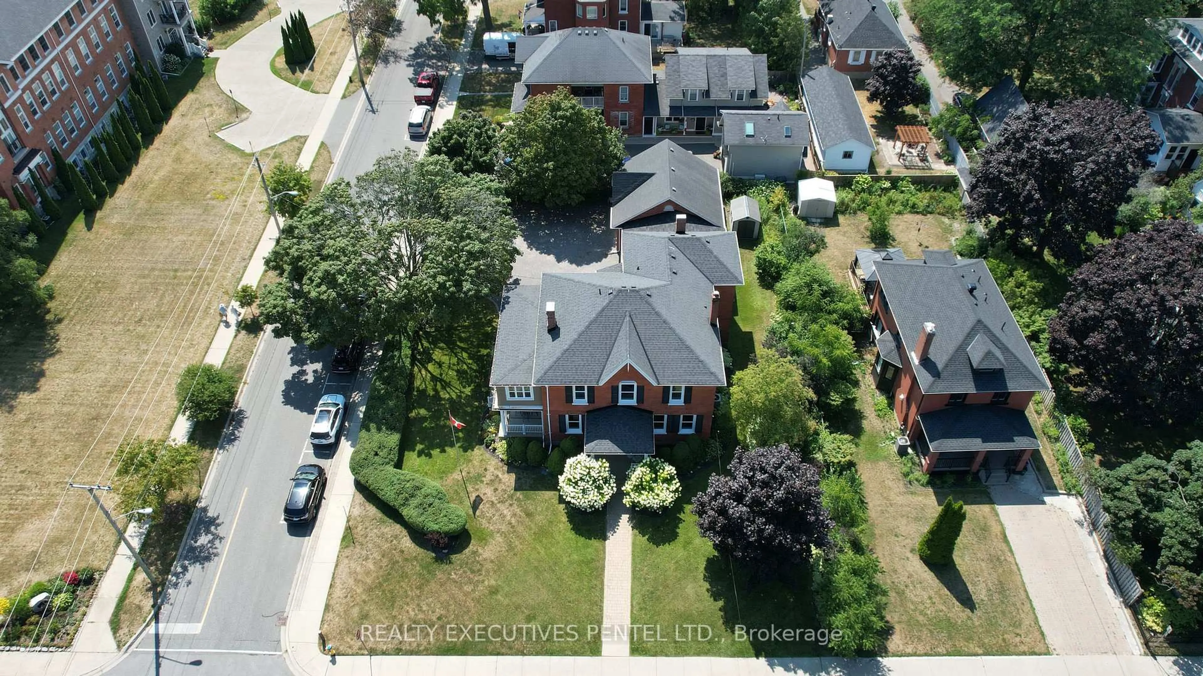 A pic from outside/outdoor area/front of a property/back of a property/a pic from drone, street for 351 George St. St, Cobourg Ontario K9A 3M2
