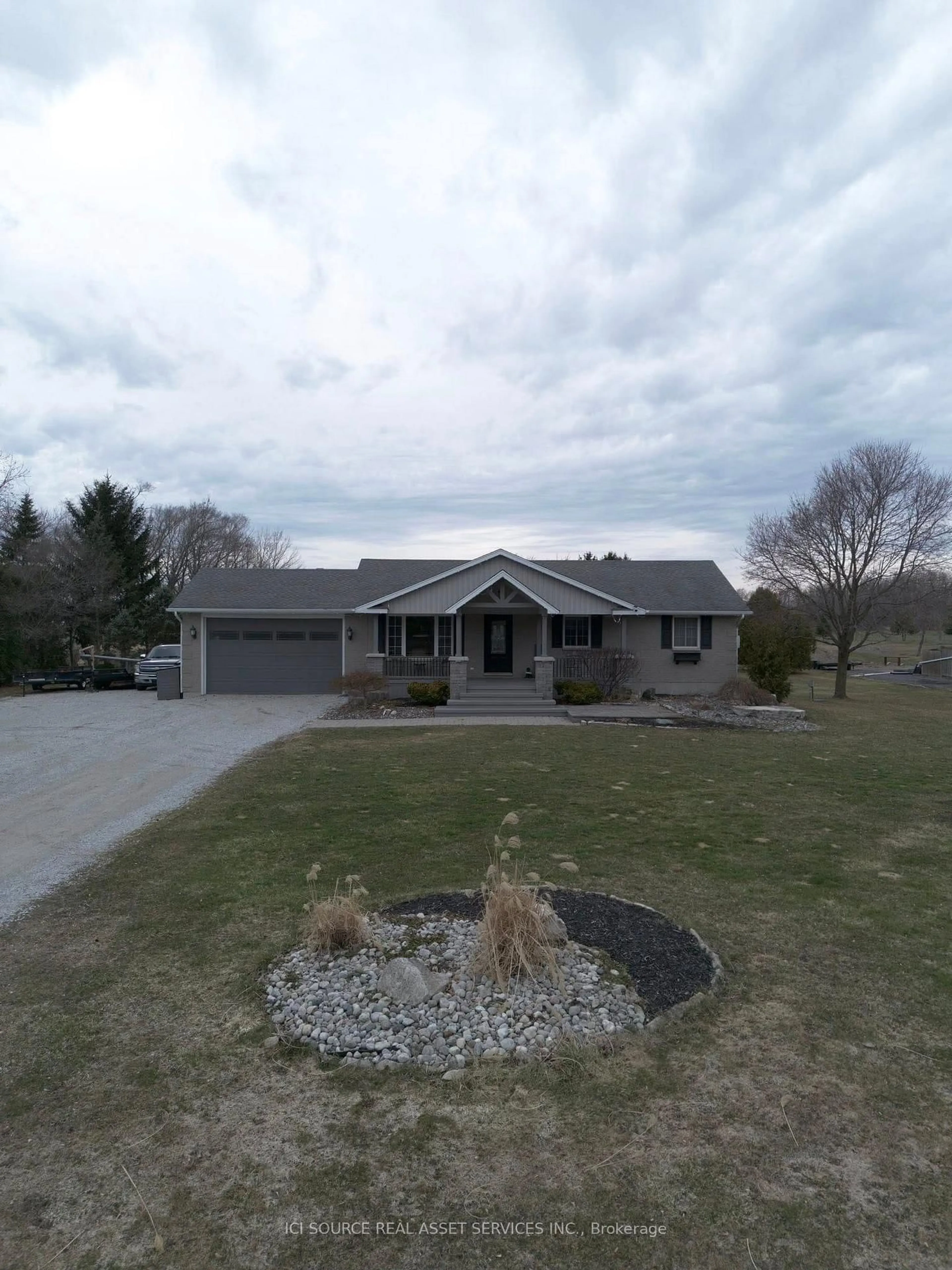 A pic from outside/outdoor area/front of a property/back of a property/a pic from drone, unknown for 4635 Kettle Lane, Enniskillen Ontario N0N 1R0