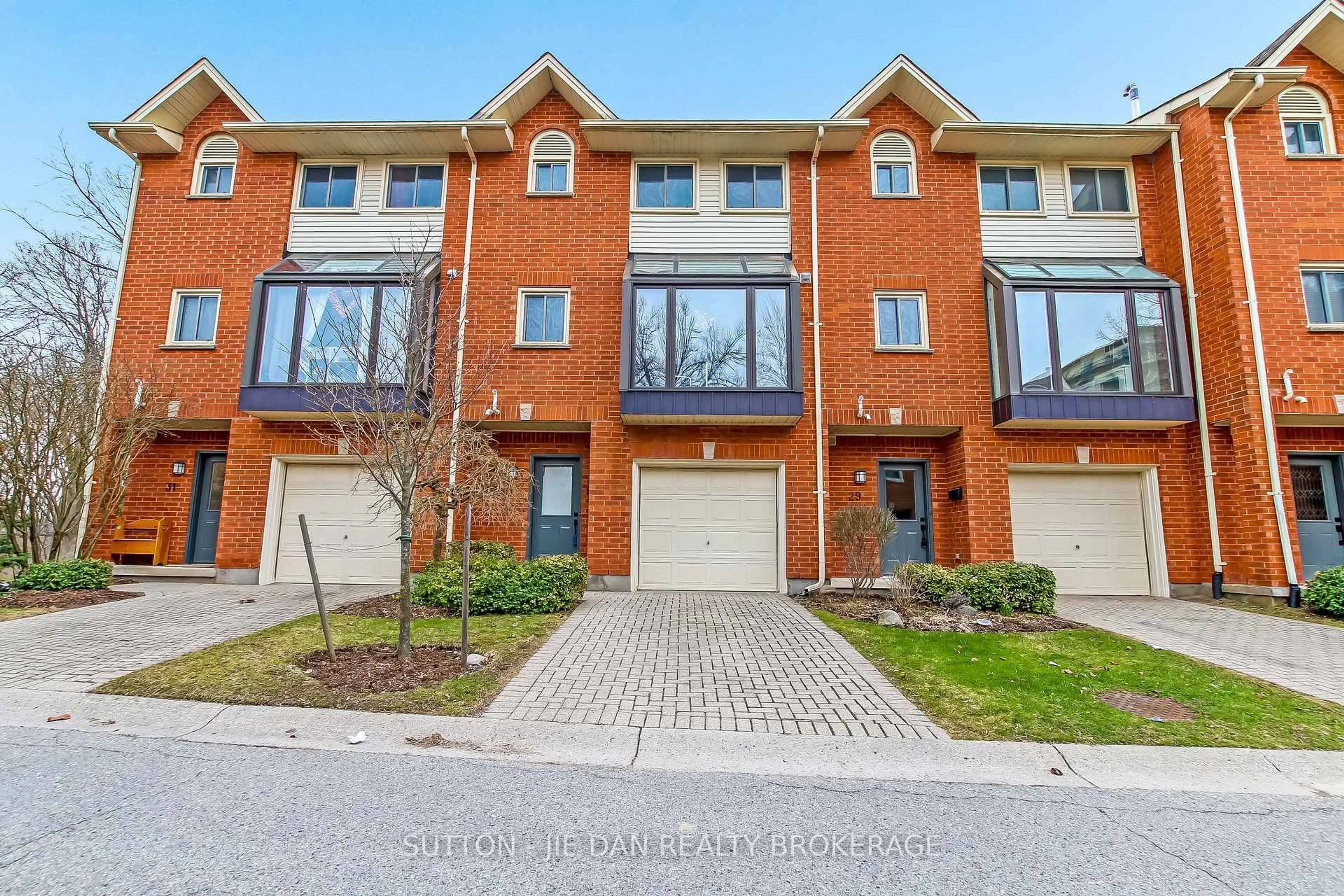 A pic from outside/outdoor area/front of a property/back of a property/a pic from drone, street for 683 WINDERMERE Rd #30, London North Ontario N5X 3T9