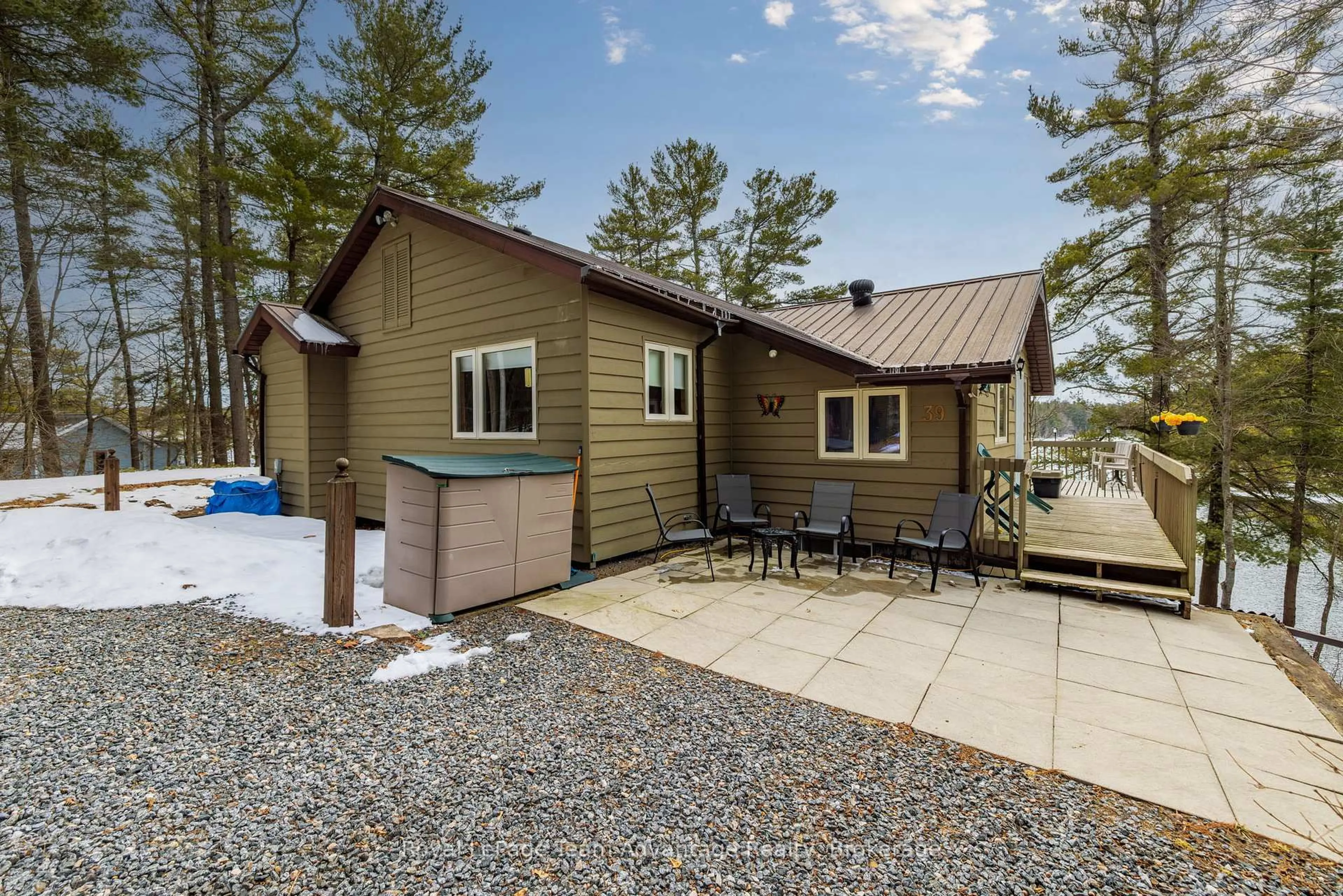 Home with vinyl exterior material, unknown for 39 Wood Duck Tr, The Archipelago Ontario P0G 1K0