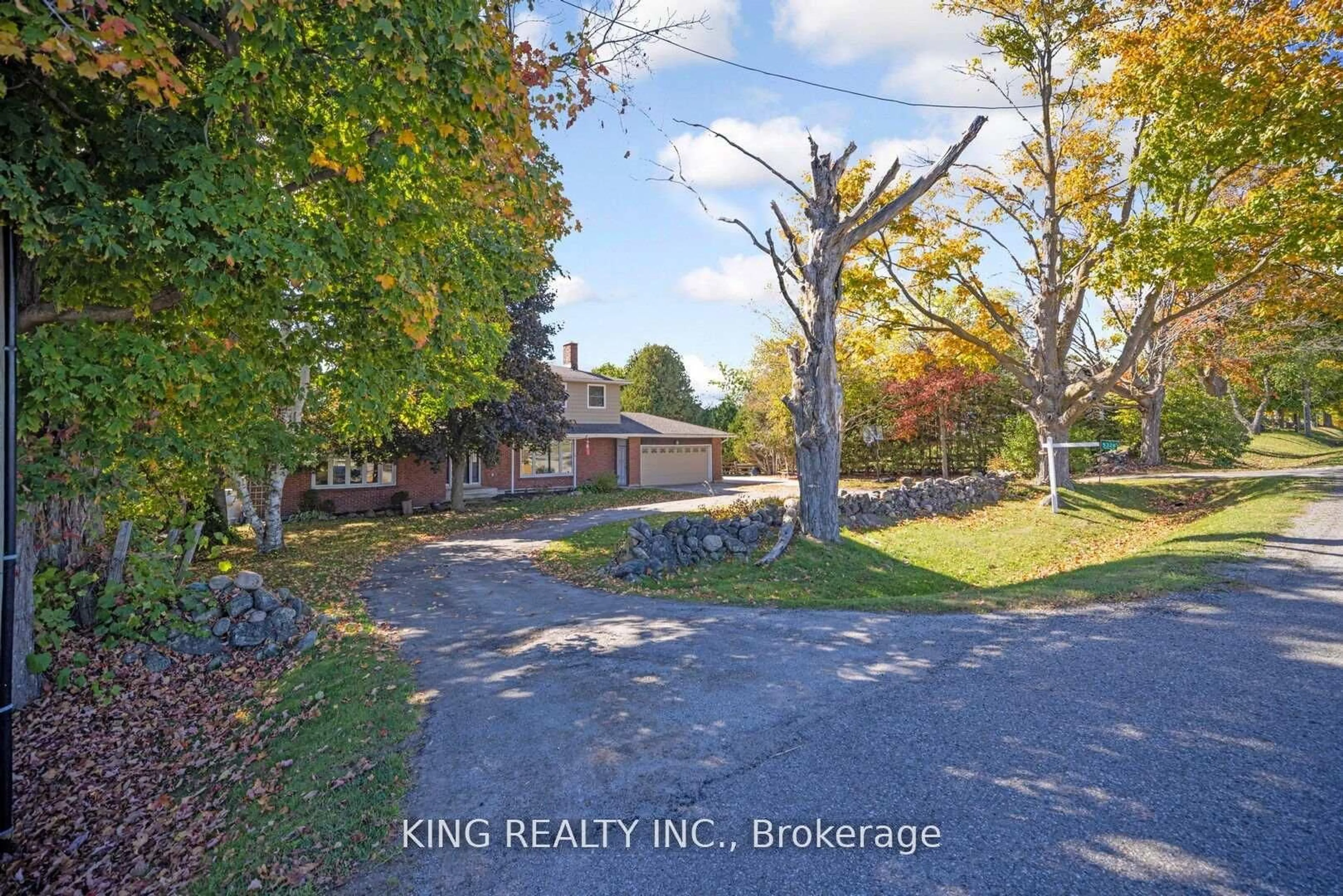 A pic from outside/outdoor area/front of a property/back of a property/a pic from drone, water/lake/river/ocean view for 5326 Ninth Line, Erin Ontario N0B 1T0