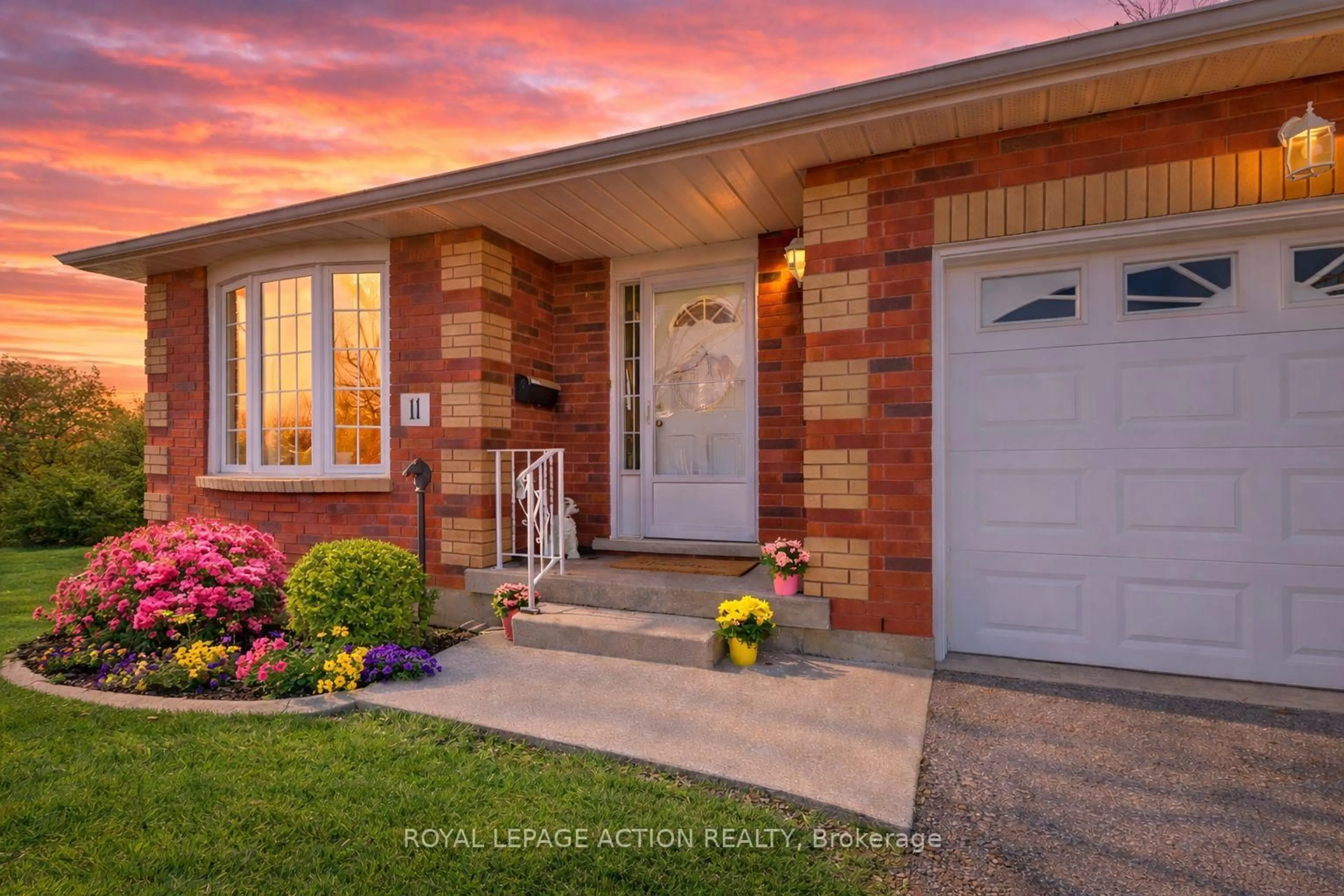 Home with brick exterior material, street for 570 West St #11, Brantford Ontario N3R 7Y7