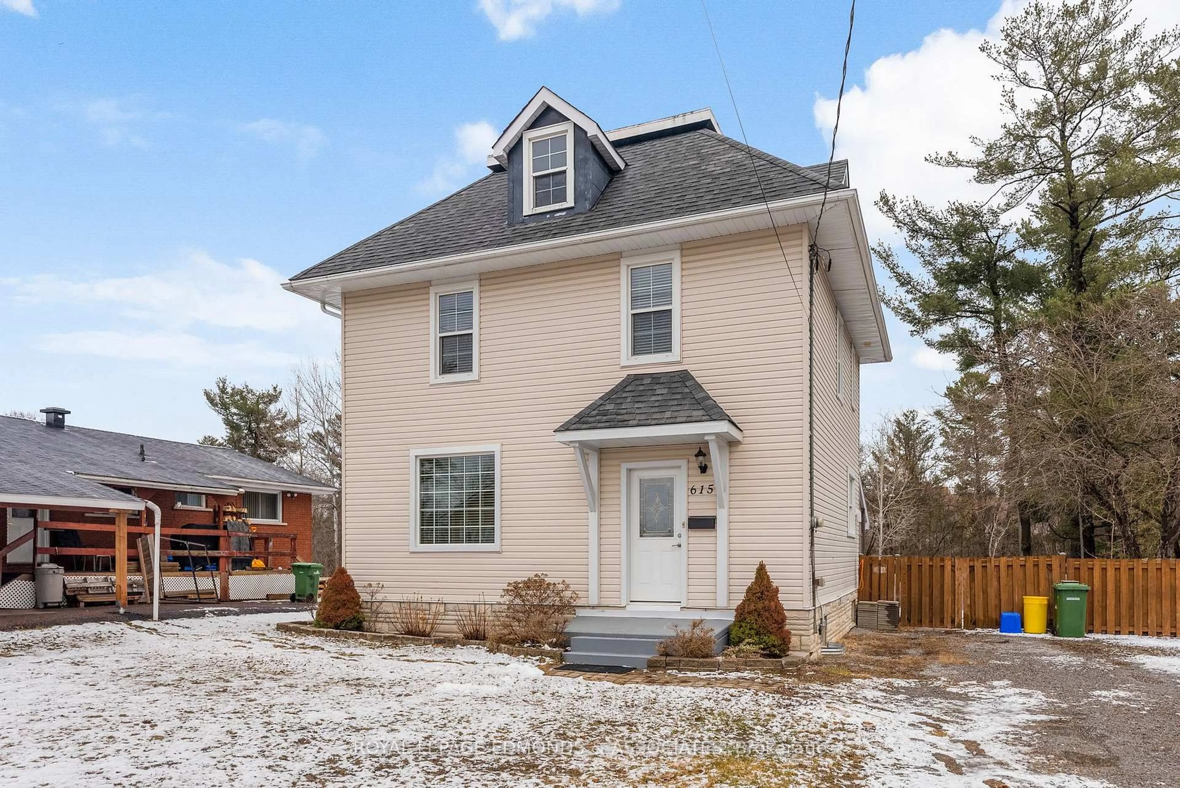 Unknown for 615 Moffat St, Pembroke Ontario K8A 3Y2