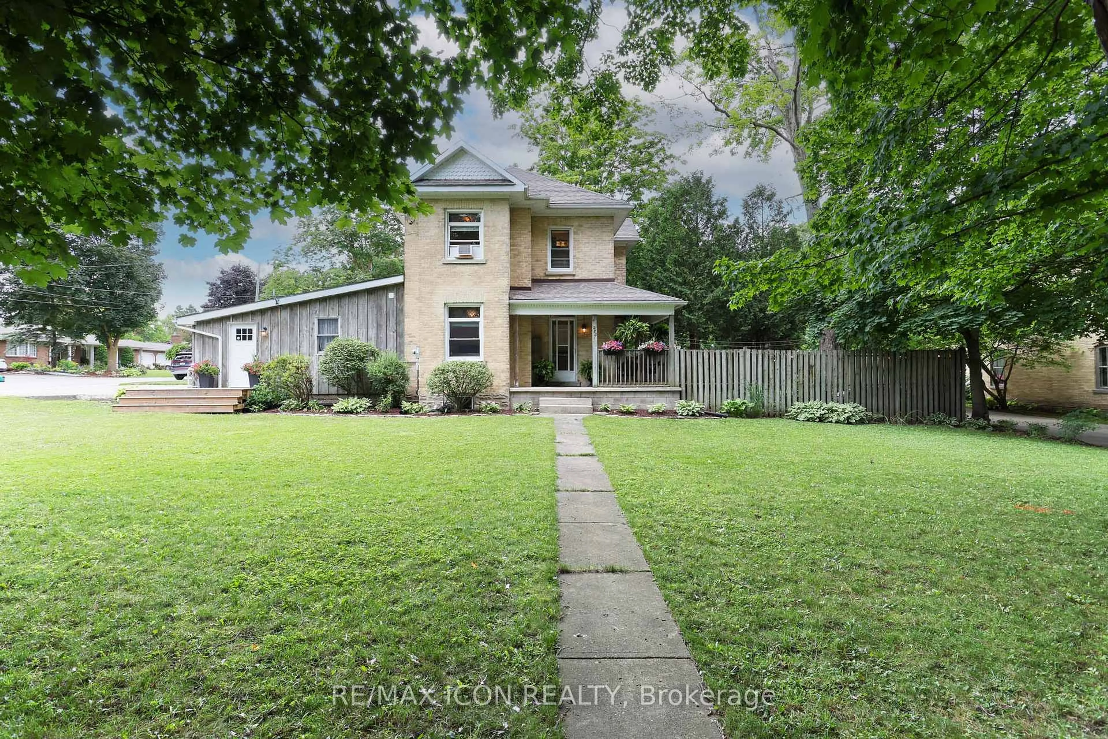 A pic from outside/outdoor area/front of a property/back of a property/a pic from drone, street for 280 Fergus St, Wellington North Ontario N0G 2L2