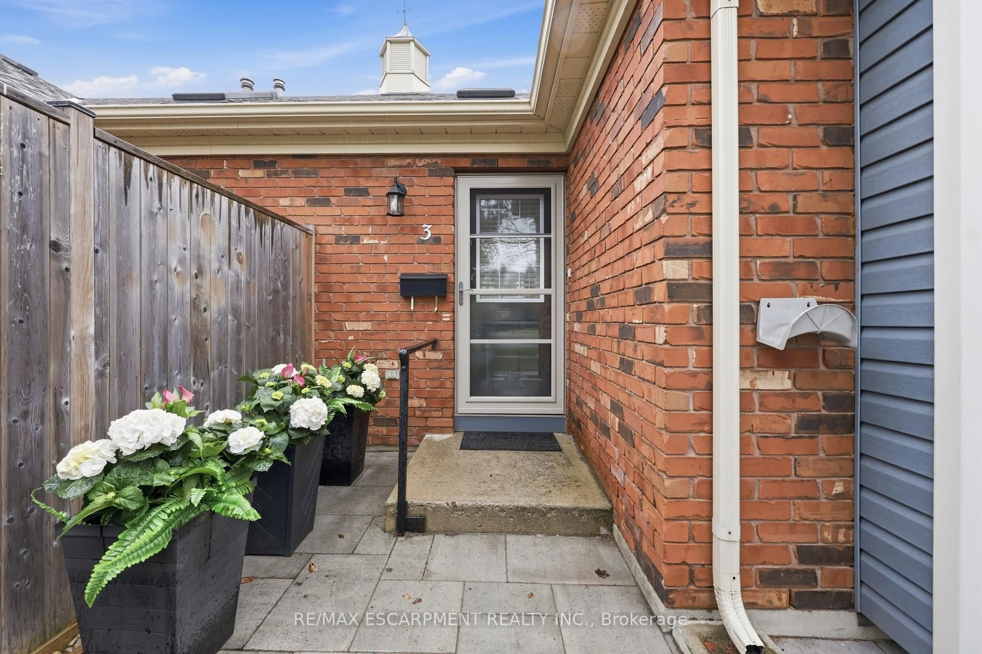 Unknown for 175 Fiddlers Green Rd, Hamilton Ontario L9G 4X7