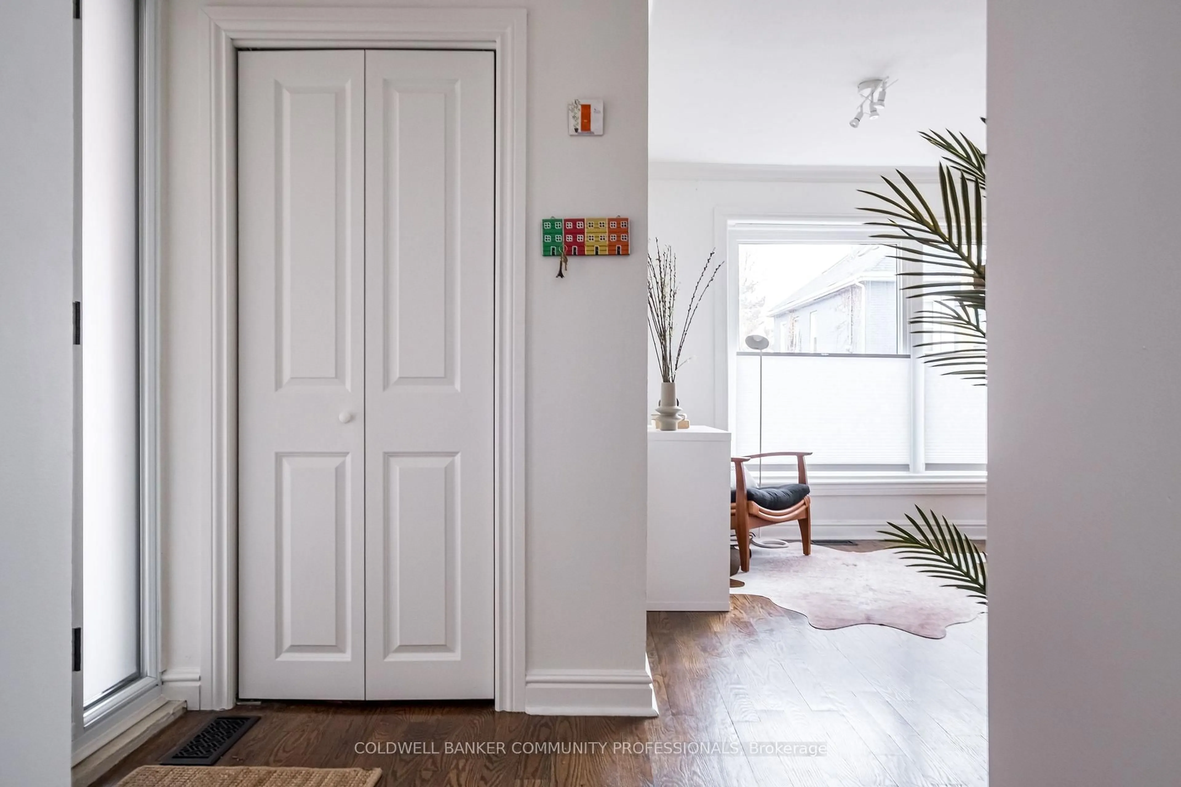 Indoor entryway for 14 Reginald St, Hamilton Ontario L8P 3X9