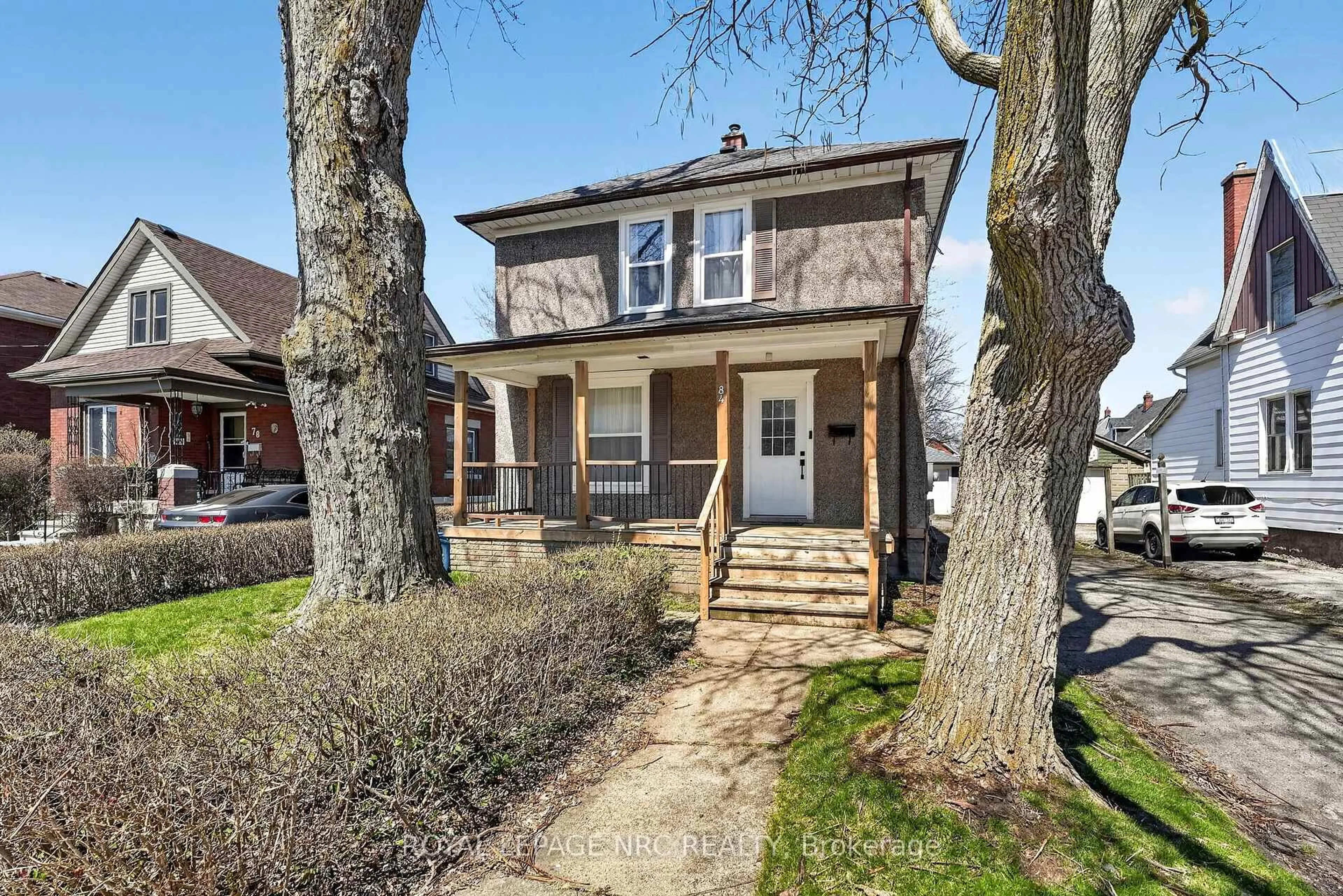 Home with brick exterior material, street for 84 State St, Welland Ontario L3B 4K5