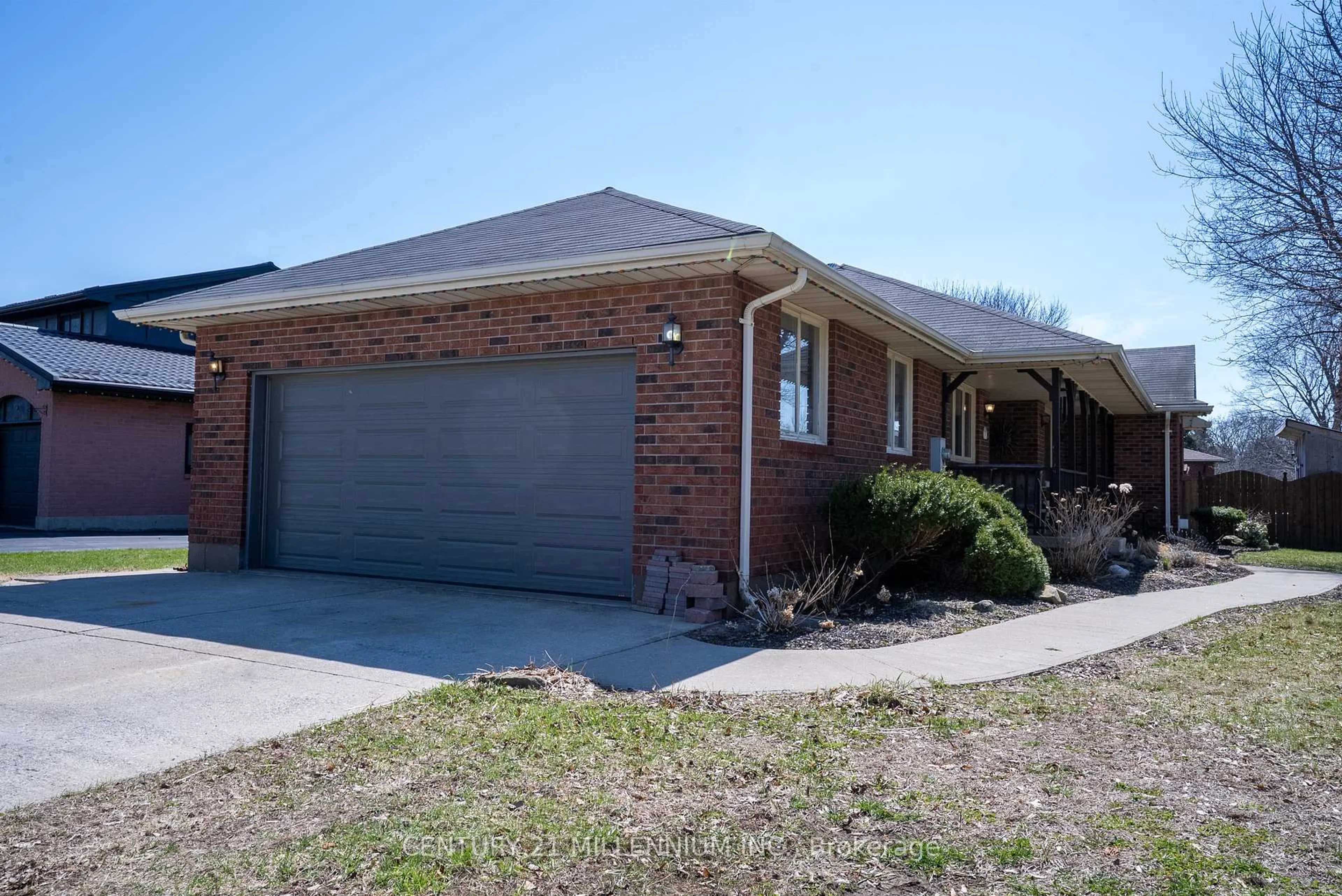 Home with brick exterior material, street for 17 Ross St, Norfolk Ontario N0E 1Y0
