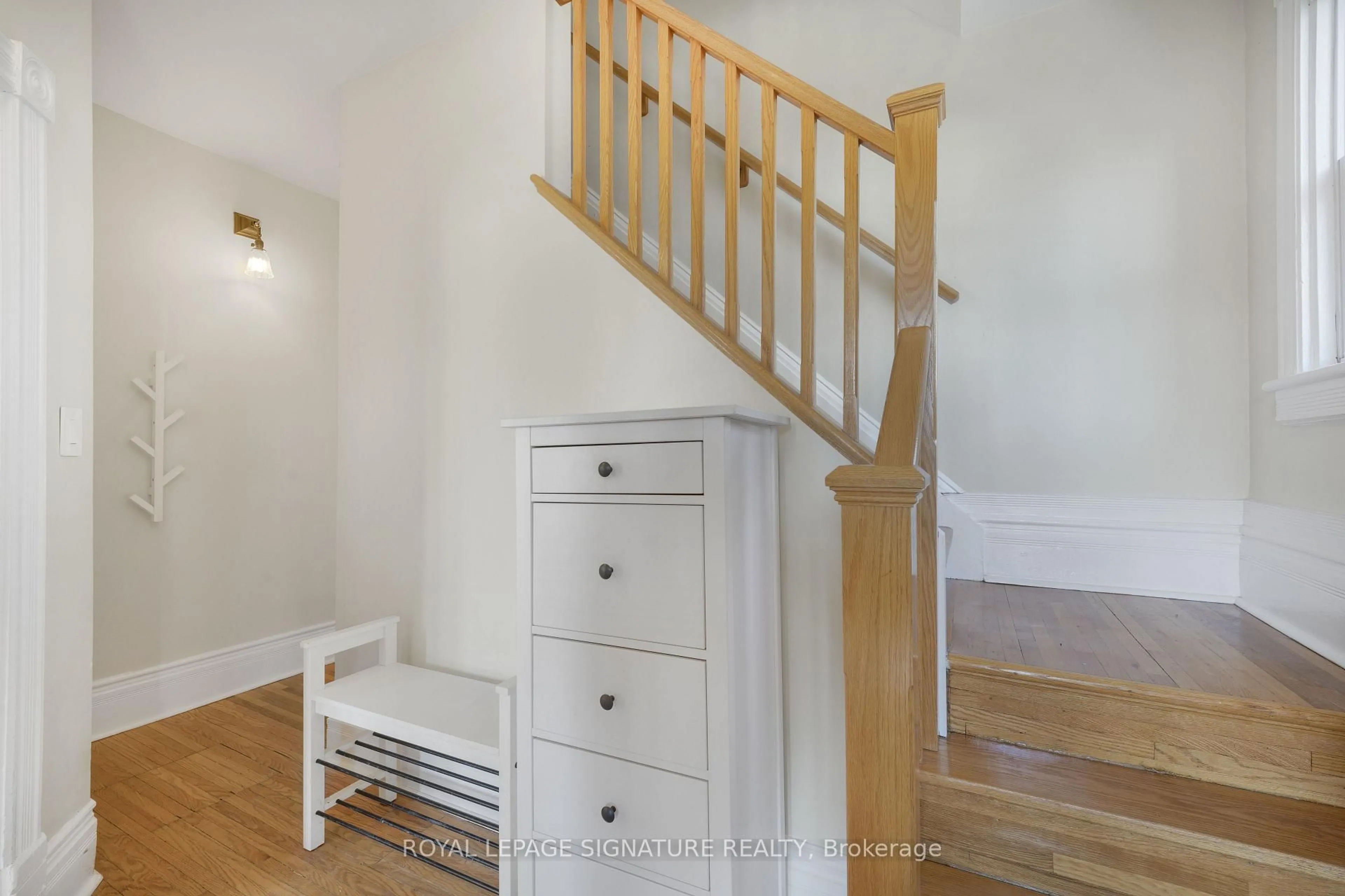 Unknown for 141 York St, St. Catharines Ontario L2R 6E8