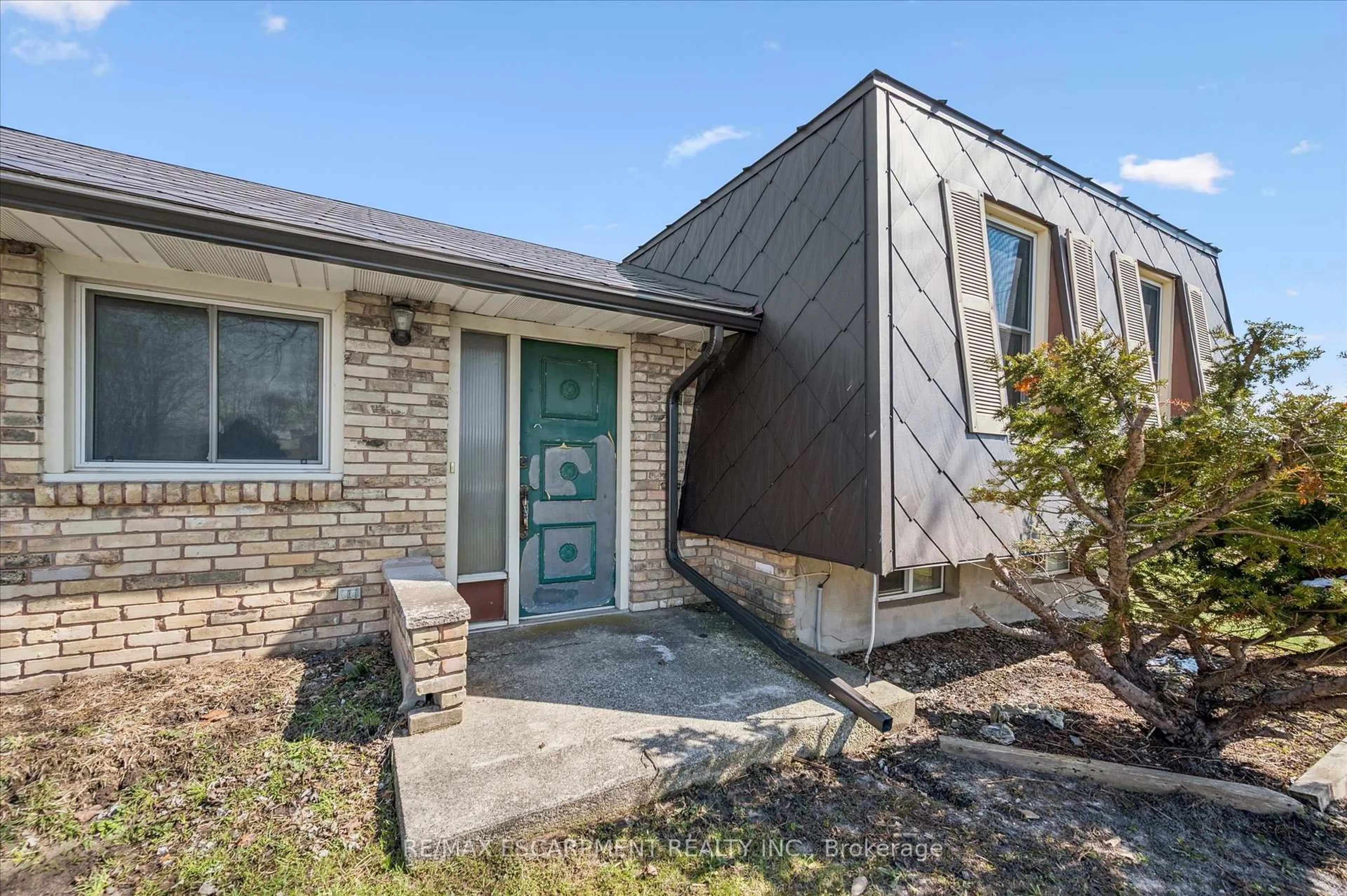 Unknown for 215 King St, Minto Ontario N0G 2P0