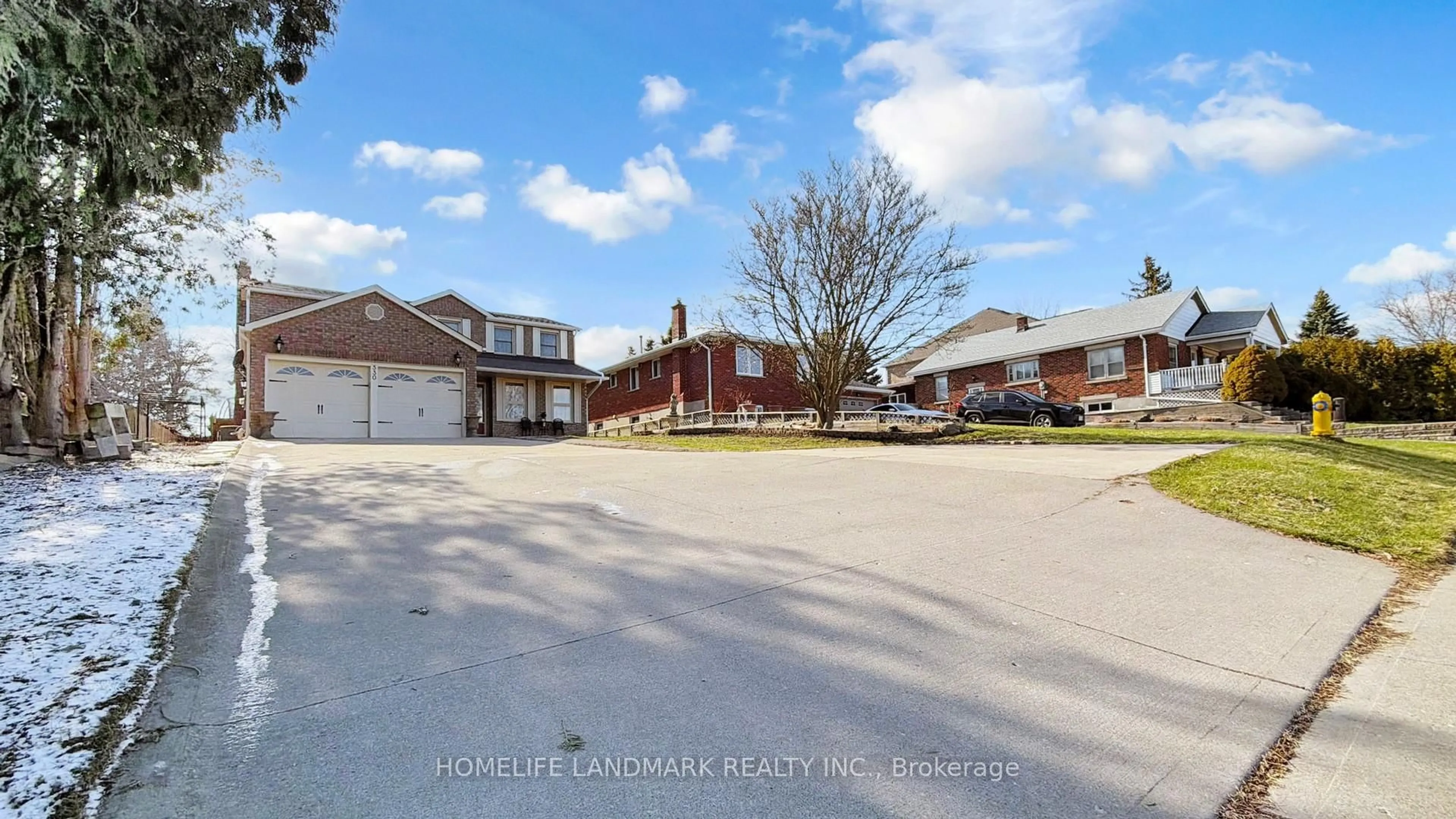 A pic from outside/outdoor area/front of a property/back of a property/a pic from drone, street for 330 Guelph Ave, Cambridge Ontario N3C 2V3