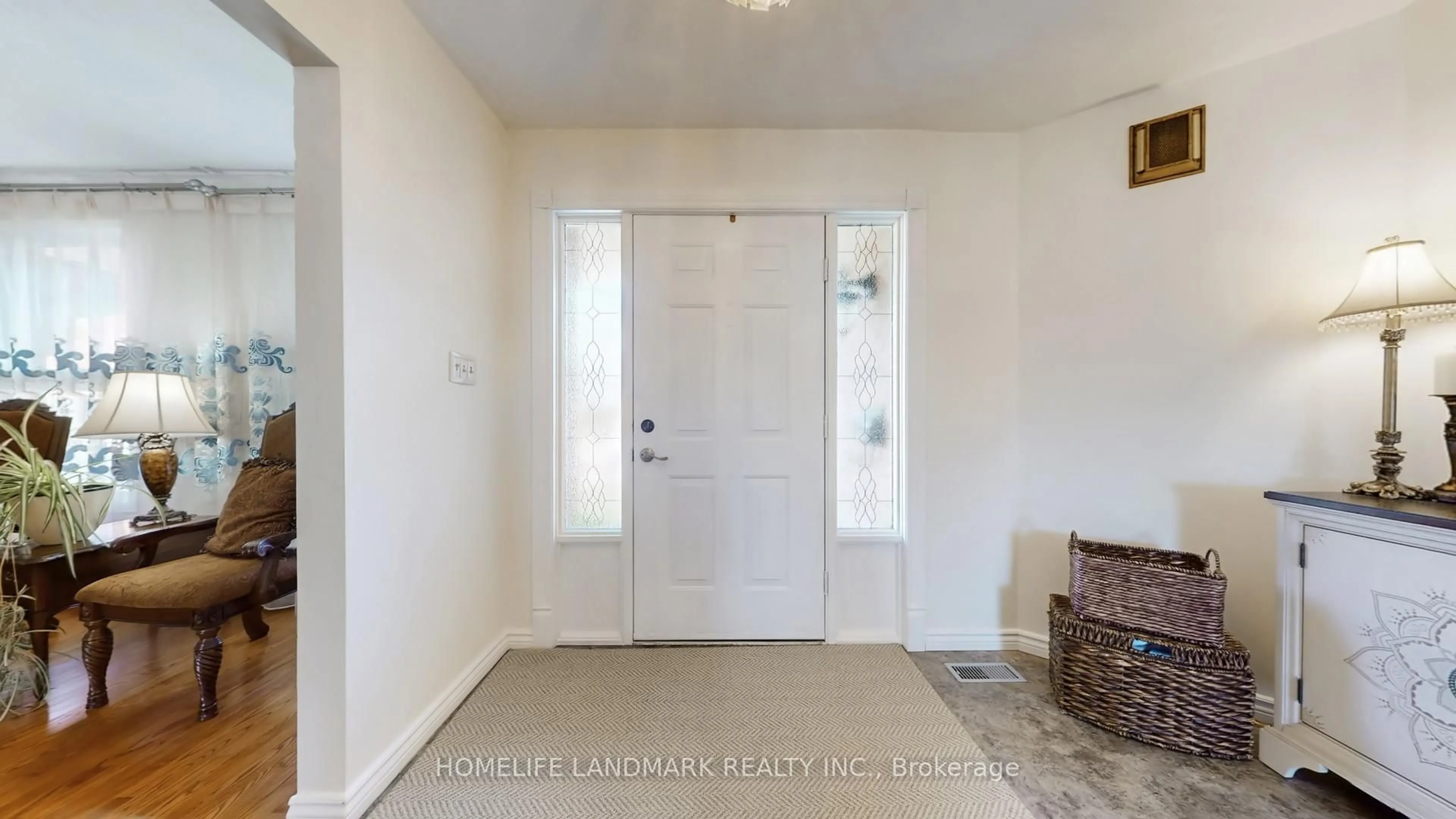 Indoor entryway for 330 Guelph Ave, Cambridge Ontario N3C 2V3