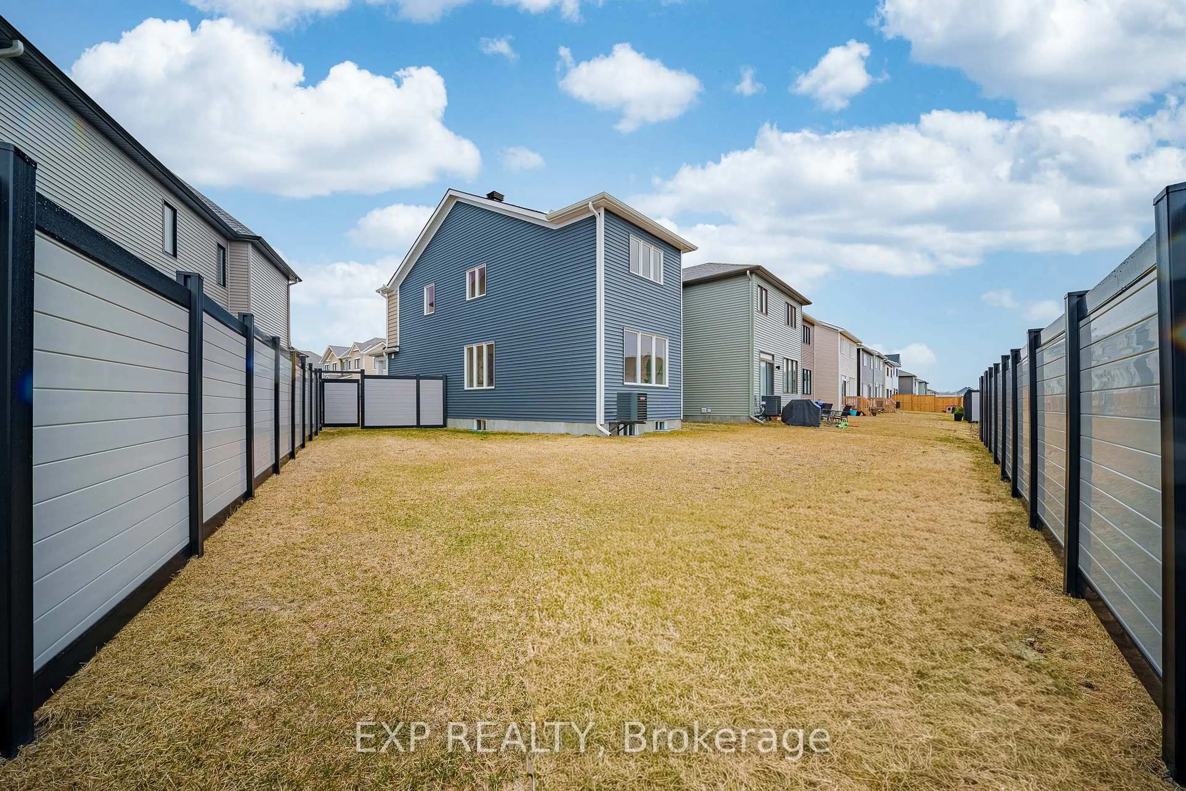 A pic from outside/outdoor area/front of a property/back of a property/a pic from drone, street for 535 Filly Terr, Richmond Ontario K0A 2Z0