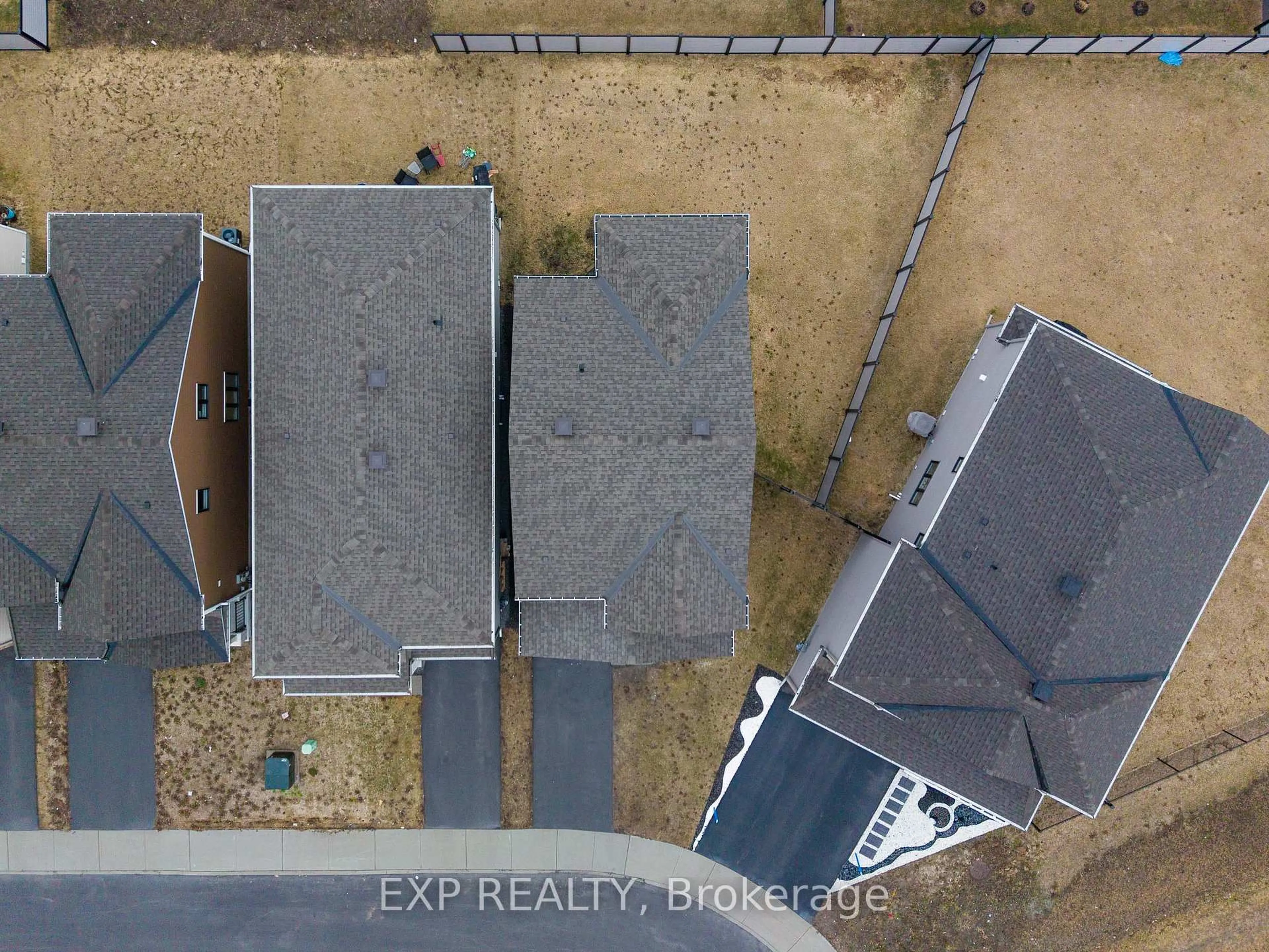 A pic from outside/outdoor area/front of a property/back of a property/a pic from drone, unknown for 535 Filly Terr, Richmond Ontario K0A 2Z0