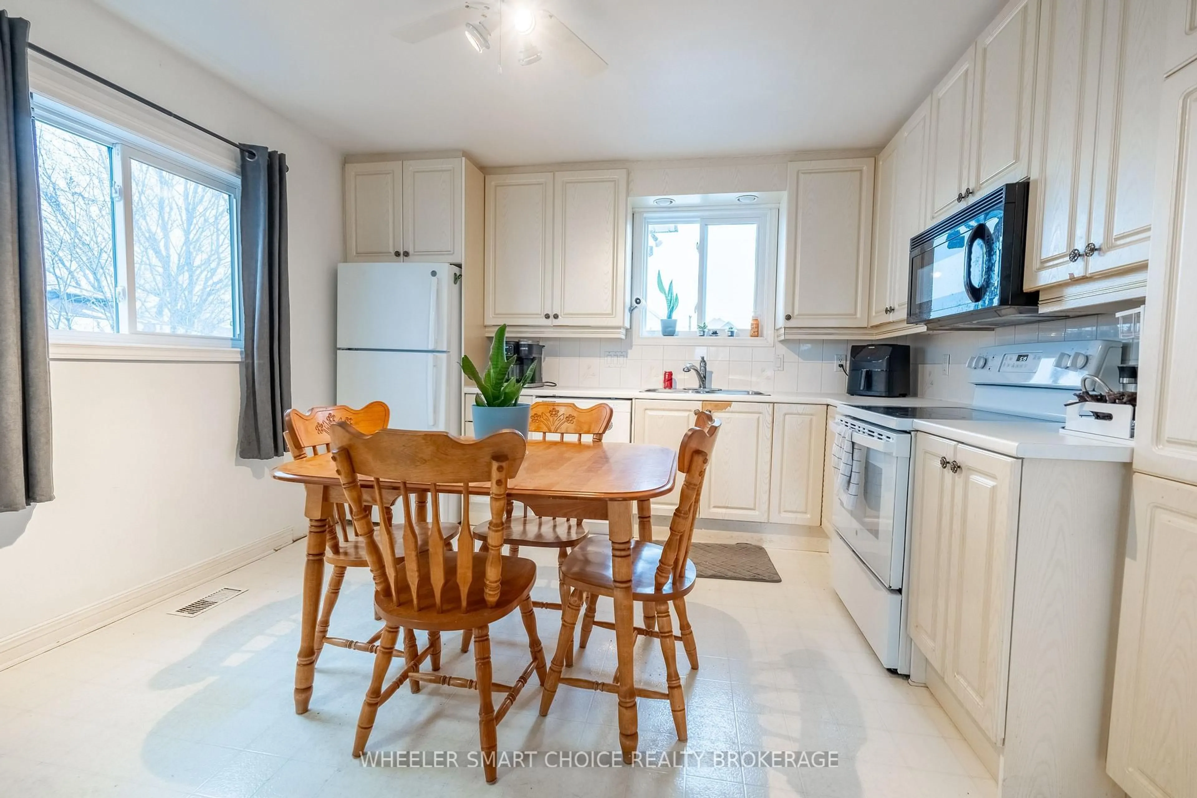 Standard kitchen, unknown for 1242 Churchill St, Cornwall Ontario K6J 4X9