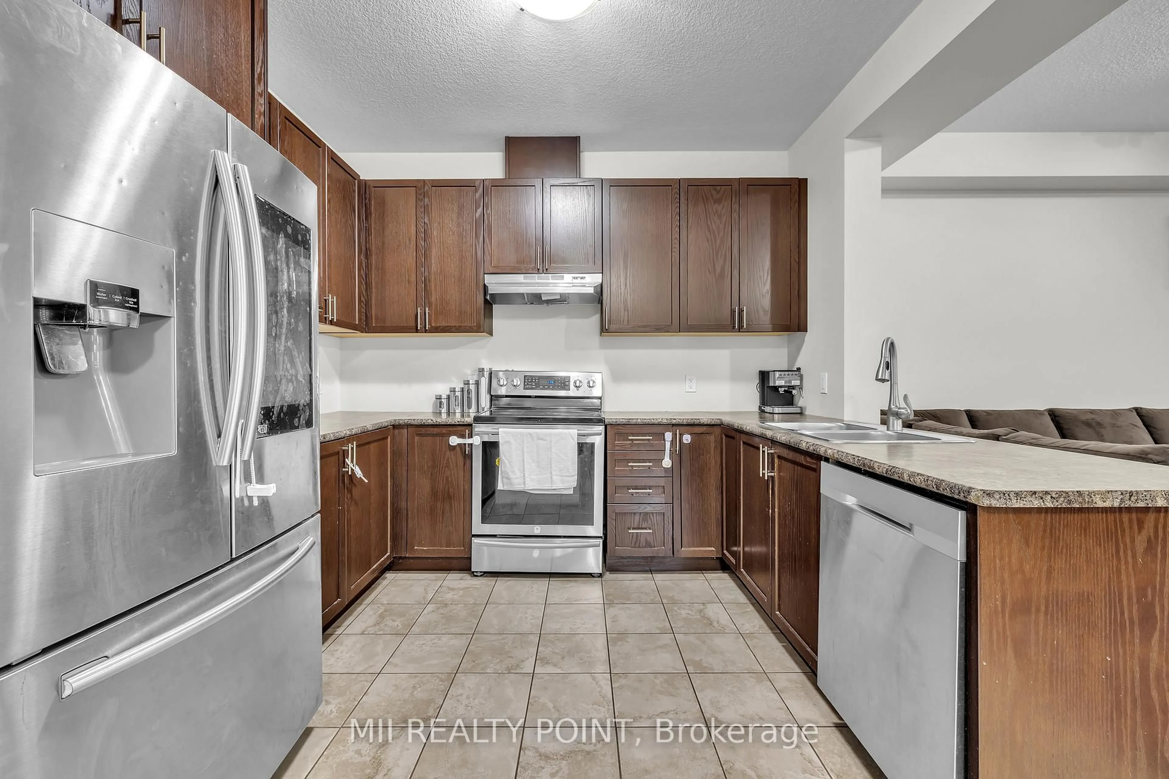 Standard kitchen, unknown for 145 Links Cres, Woodstock Ontario N4T 0K7