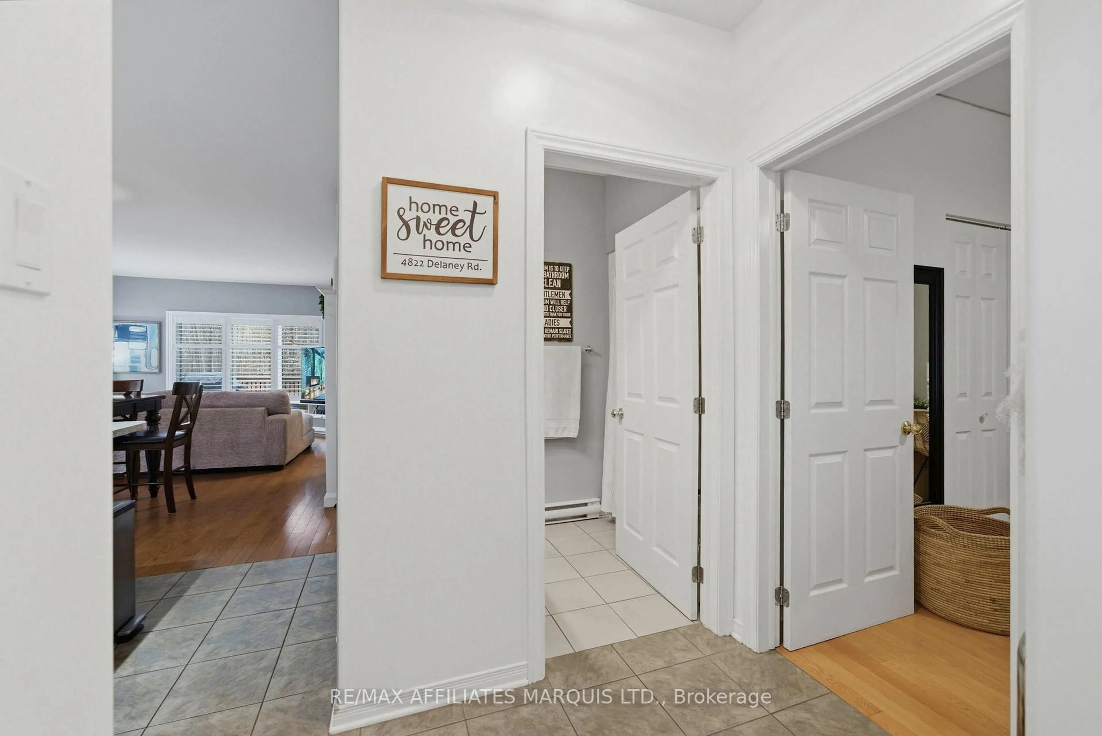 Indoor entryway for 4822 Delaney Rd, South Stormont Ontario K0C 1S0