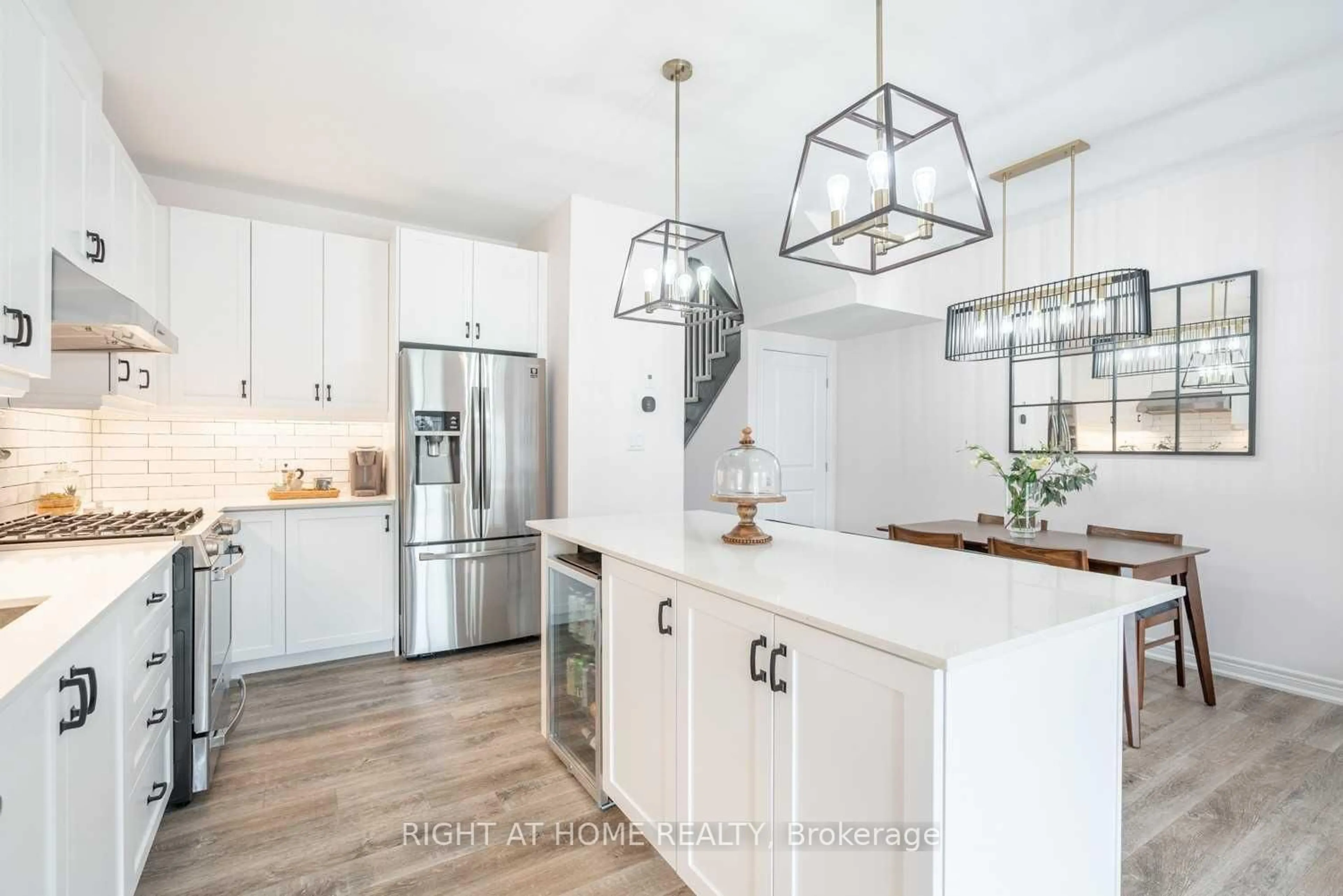 Open concept kitchen, unknown for 5080 Connor Dr #2, Lincoln Ontario L3J 0T3