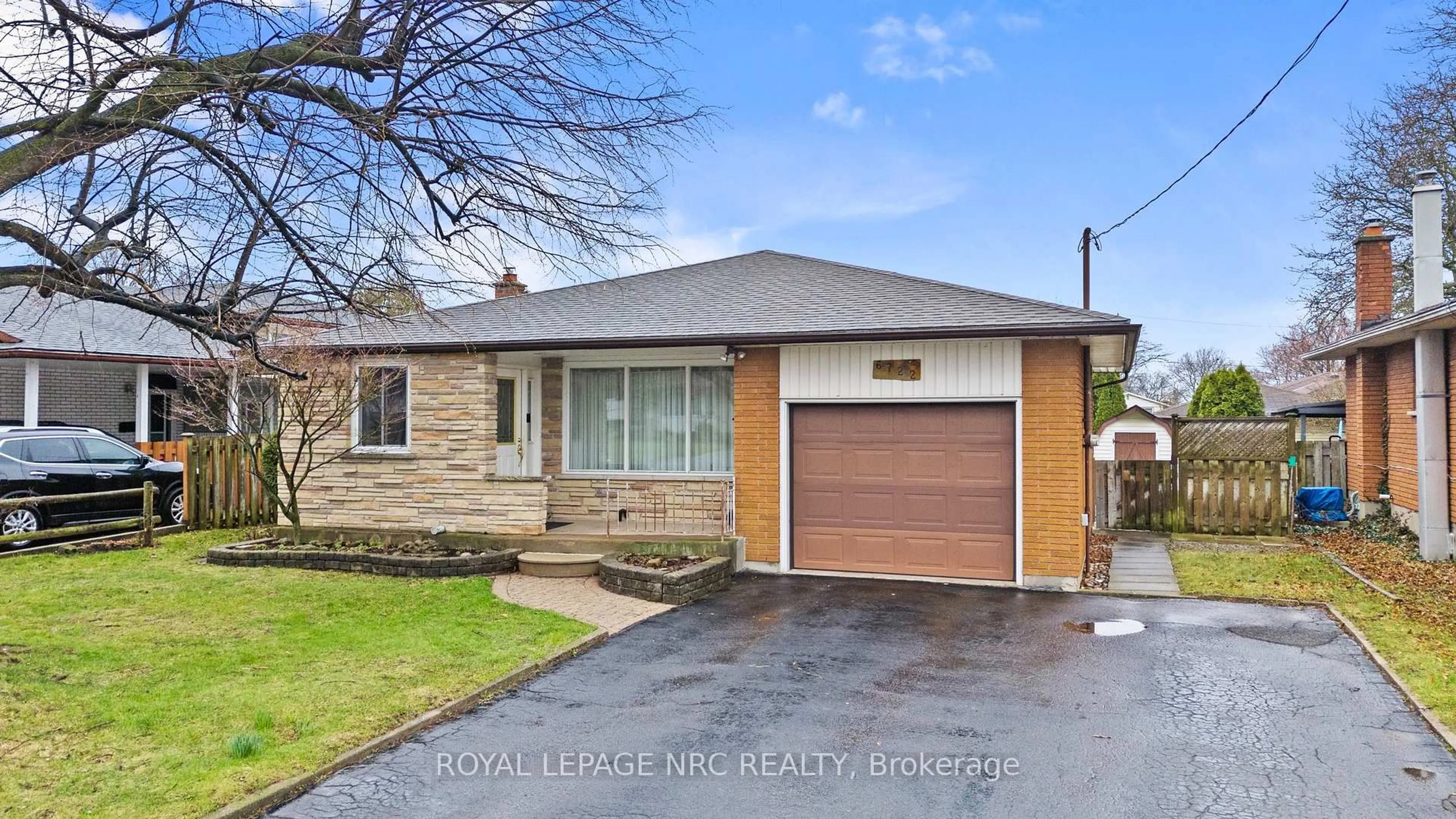 Home with brick exterior material, street for 6722 Margaret St, Niagara Falls Ontario L2G 2V3