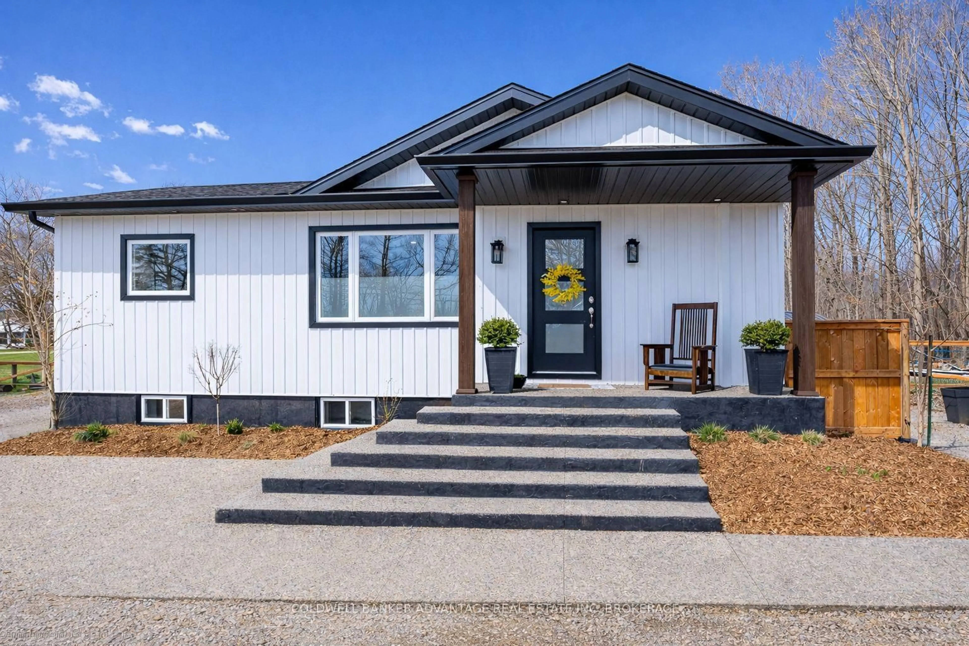 Home with vinyl exterior material, street for 1013 Hwy 20 Highway, Pelham Ontario L0C 1C0