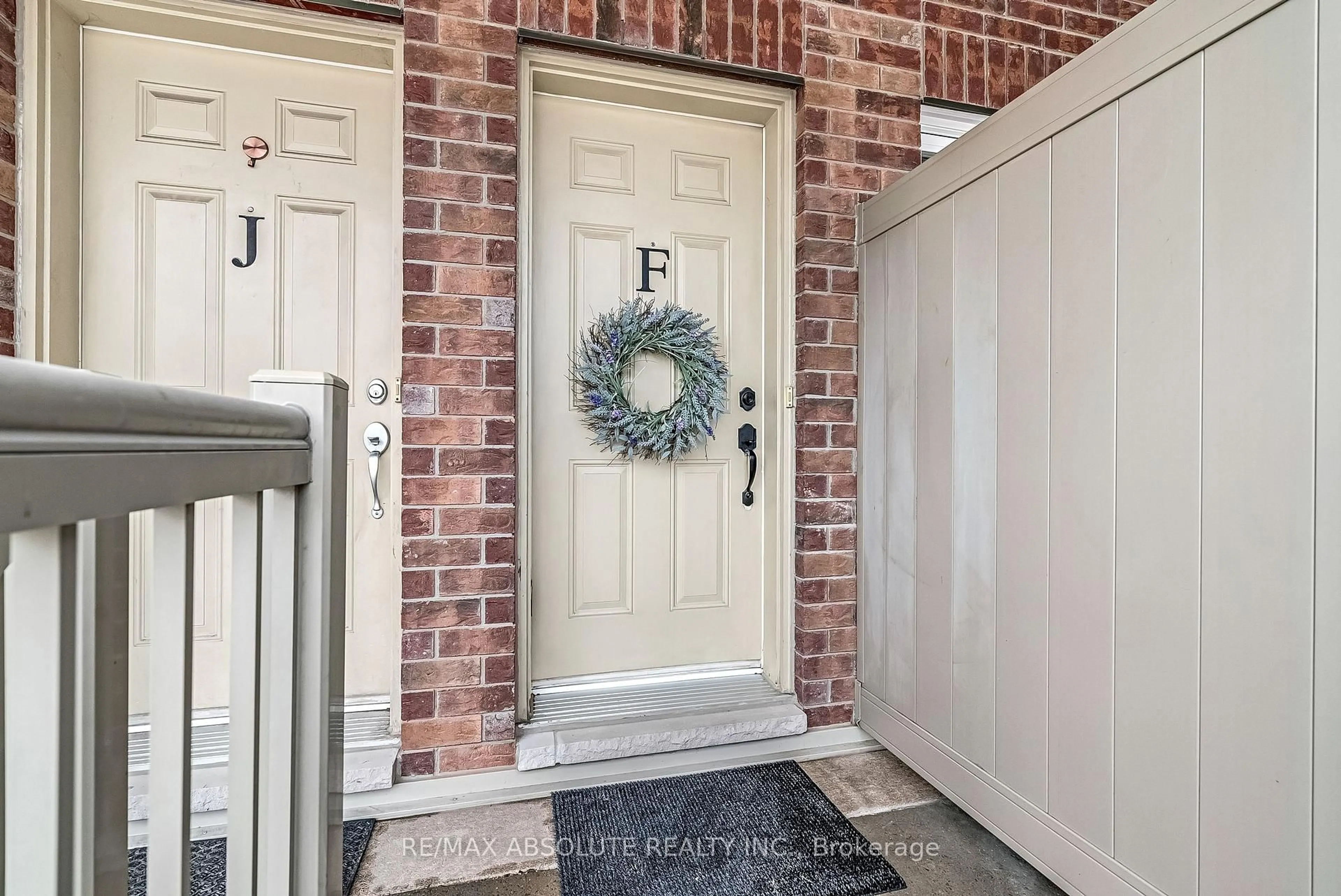 Indoor entryway for 1119 Stittsville Main St #F, Ottawa Ontario K2S 0C9