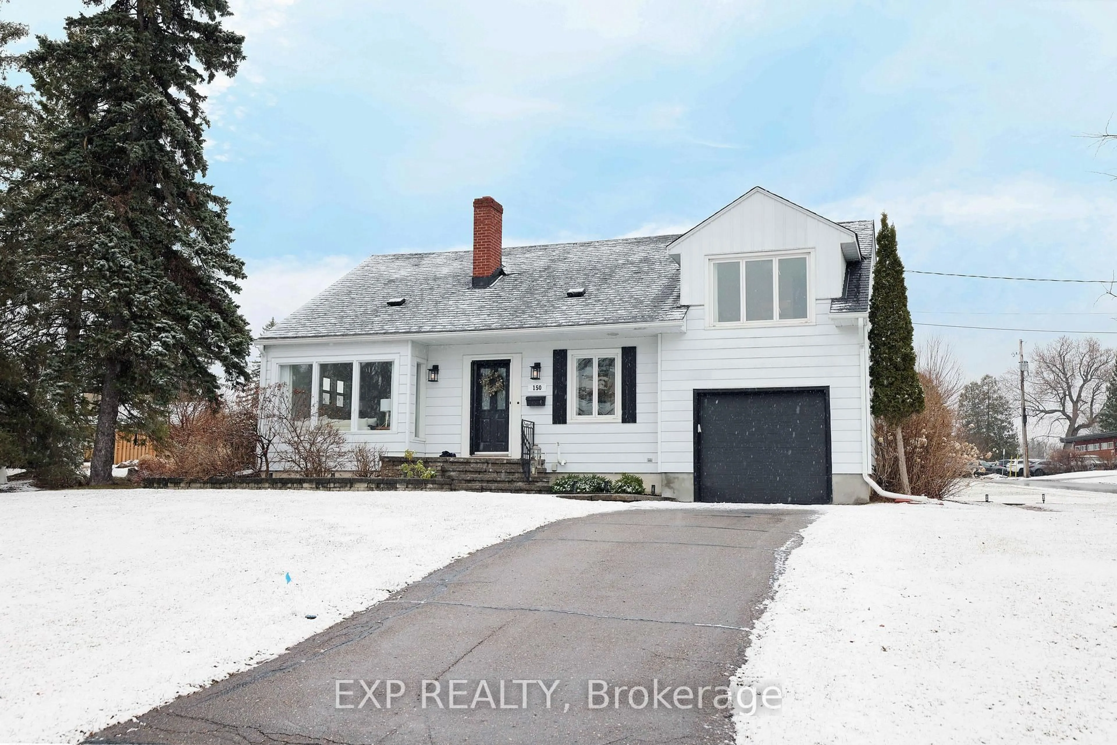 Home with brick exterior material, street for 150 Stevenson Cres, Renfrew Ontario K7V 1J4