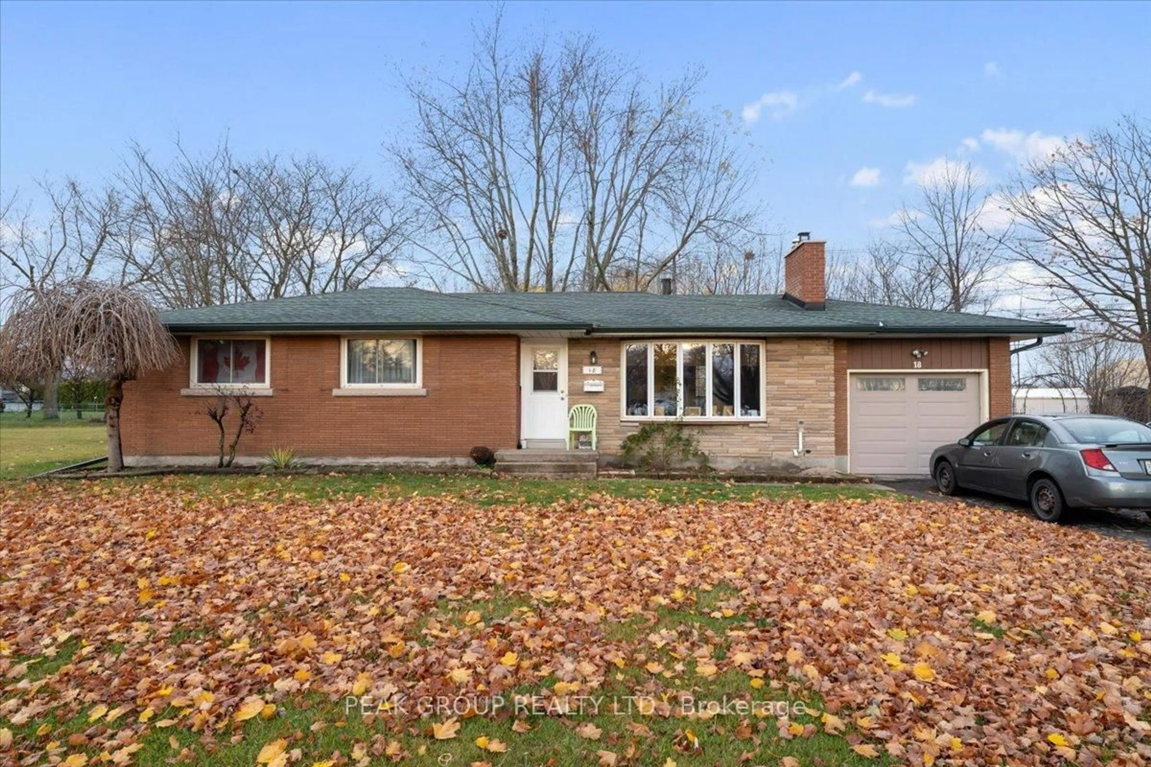 Home with brick exterior material, street for 18 Karen Cres, Welland Ontario L3C 2Y6