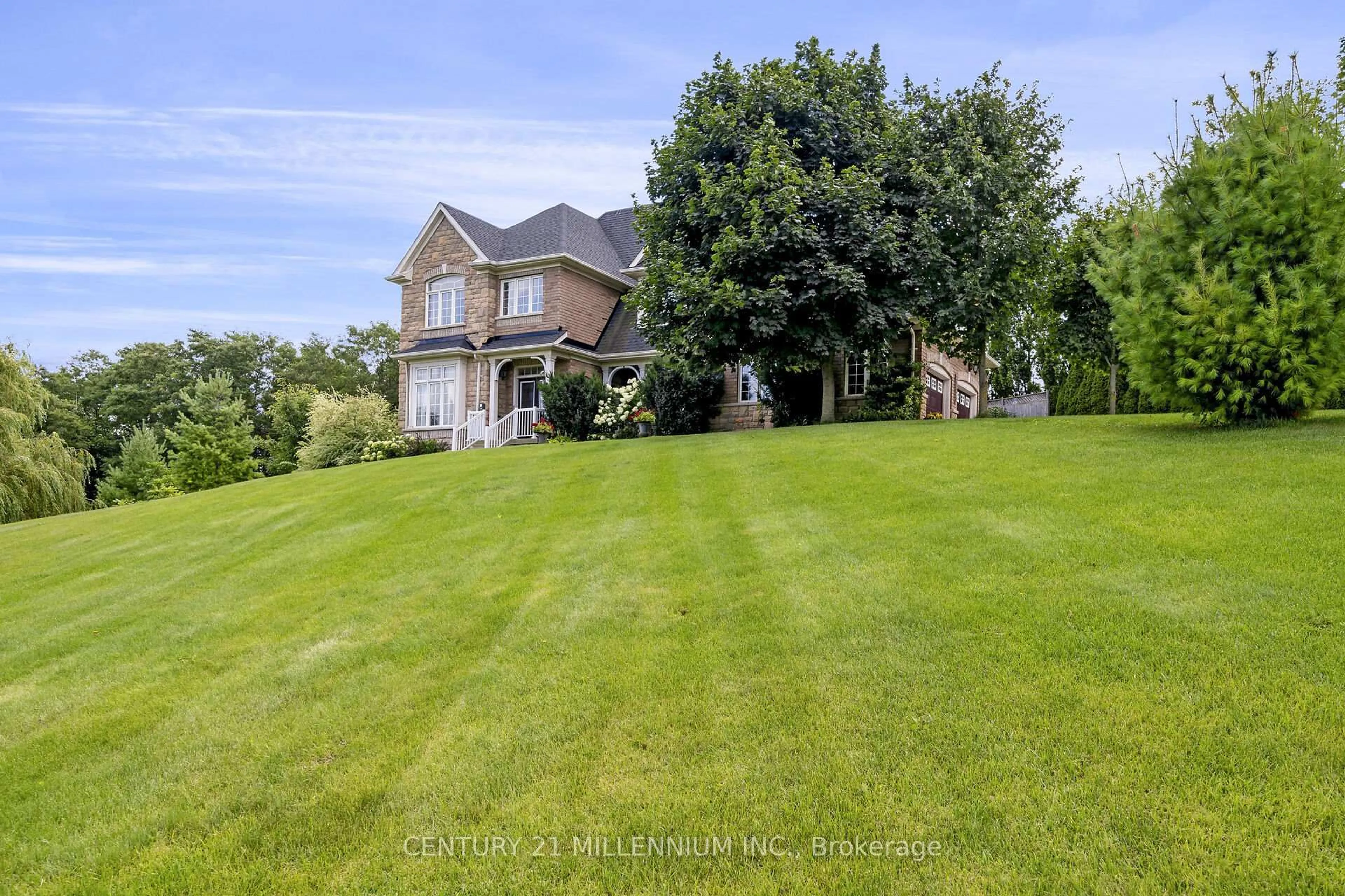 A pic from outside/outdoor area/front of a property/back of a property/a pic from drone, unknown for 15 Upper Canada Dr, Erin Ontario N0B 1Z0