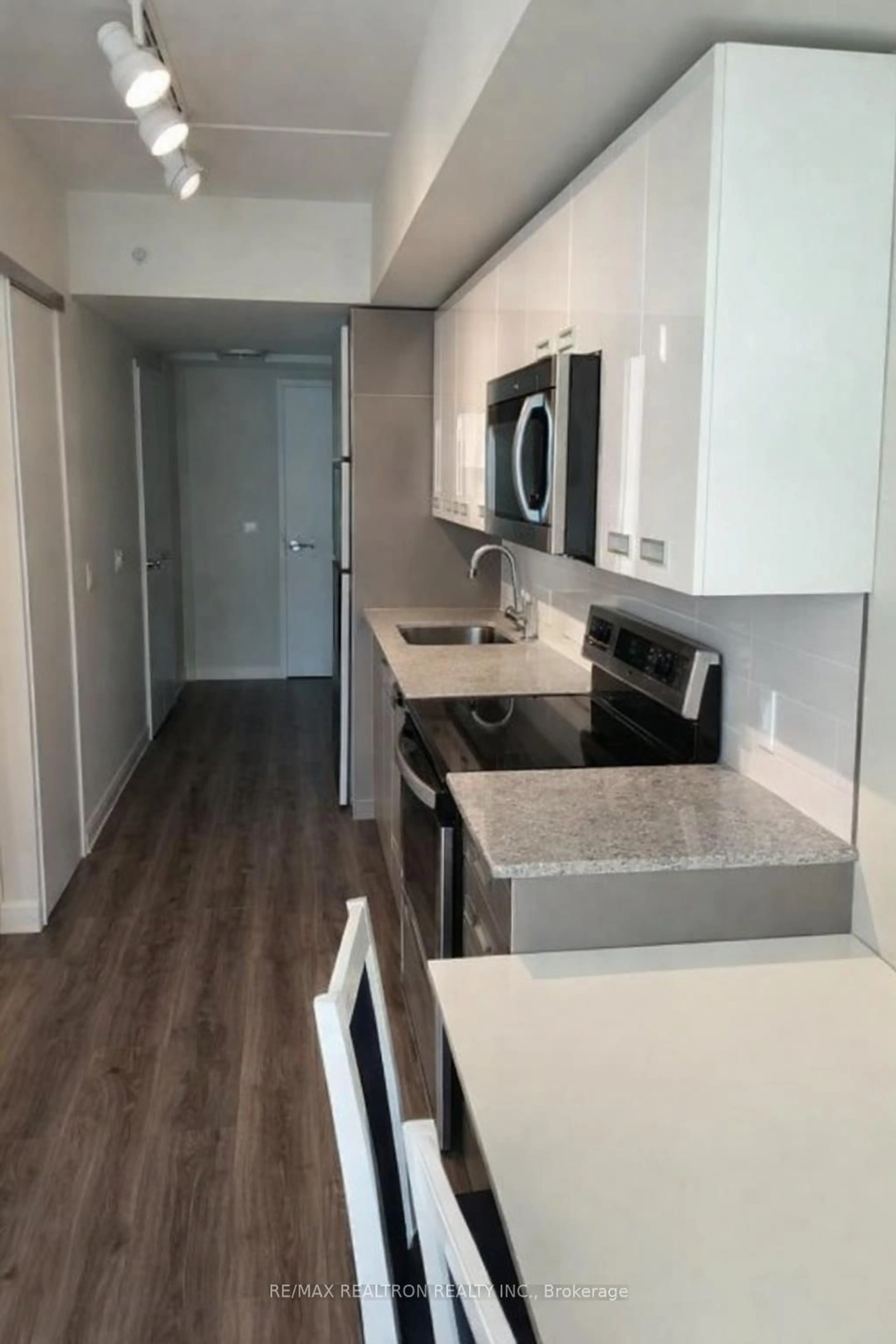 Standard kitchen, unknown for 257 Hemlock St #209, Waterloo Ontario N2L 3R4