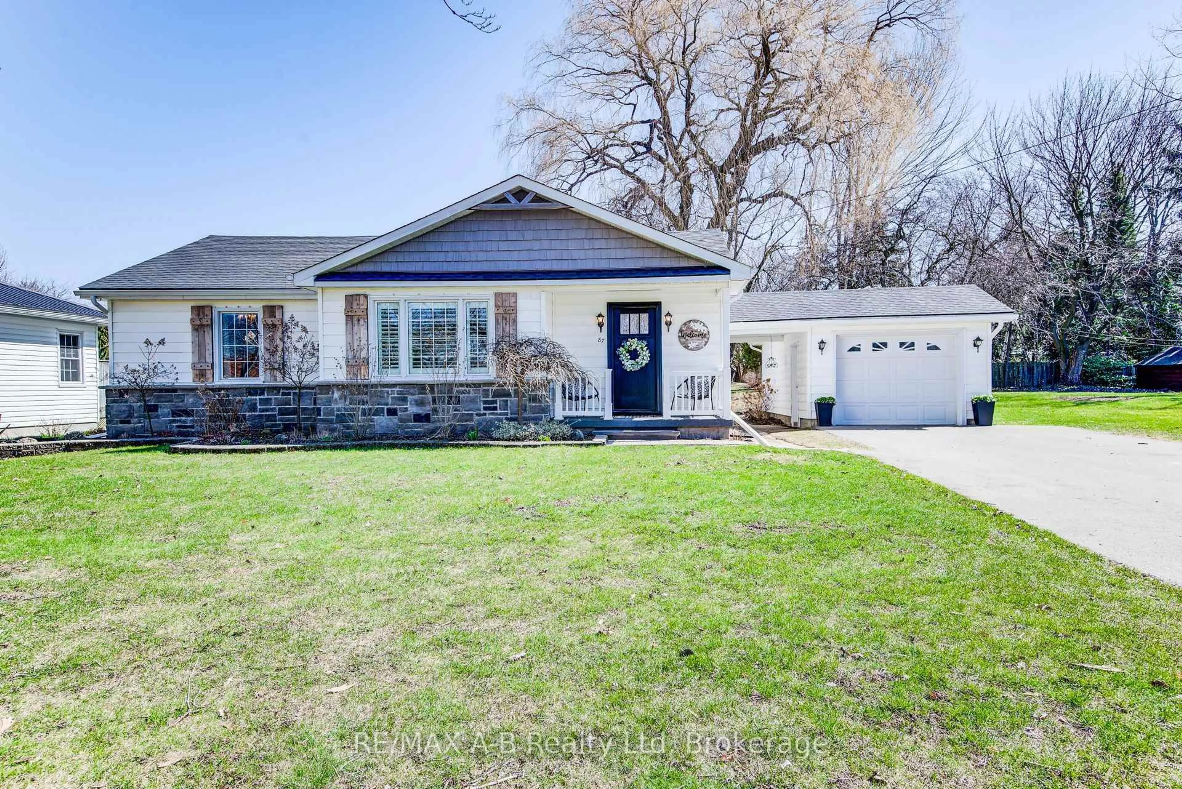 Home with vinyl exterior material, street for 87 Wilton St, East Zorra-Tavistock Ontario N0B 2R0