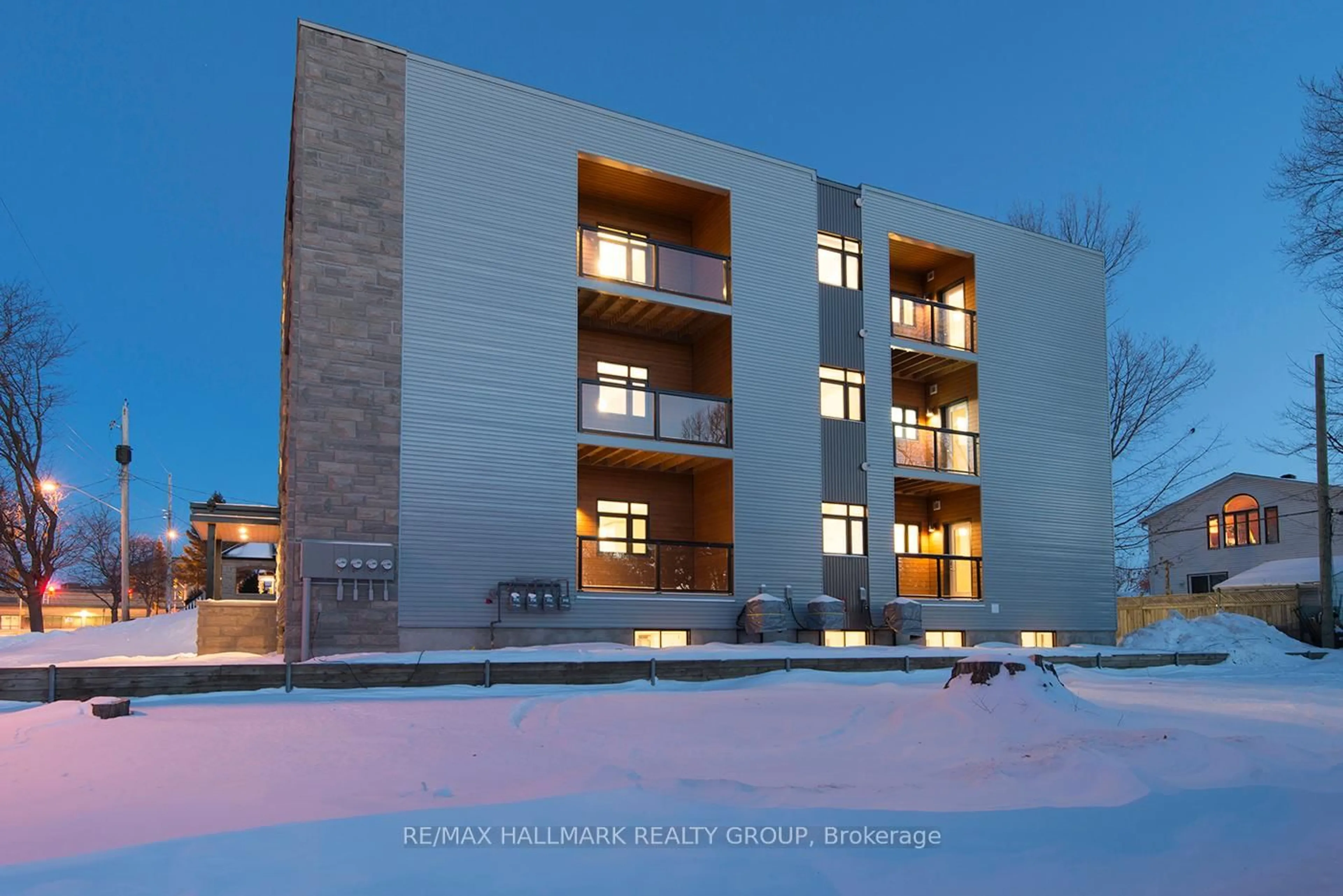 Unknown for 550 Guy St, Ottawa Ontario K1K 1B9