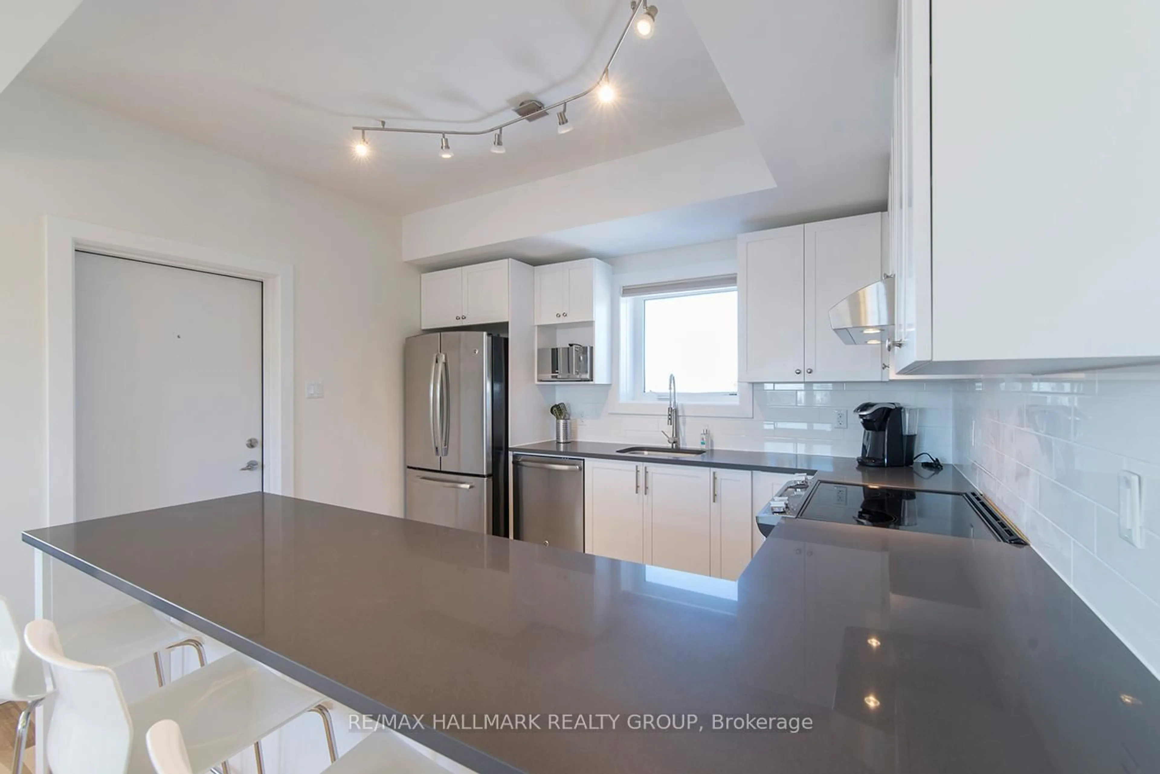 Open concept kitchen, unknown for 550 Guy St, Ottawa Ontario K1K 1B9