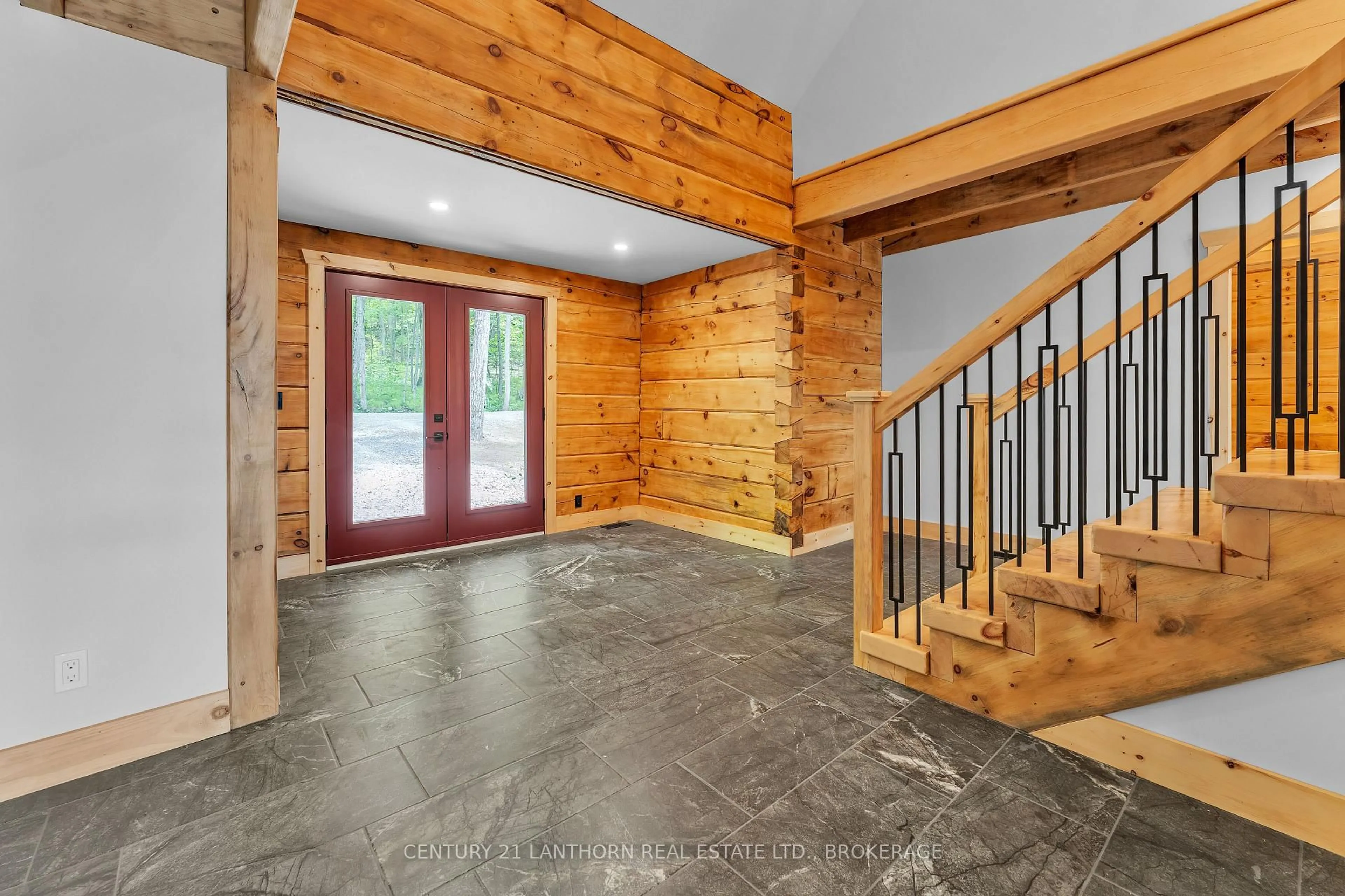 Indoor entryway for Warrington 1120B Rd #Road, Sharbot Lake Ontario K0H 2P0