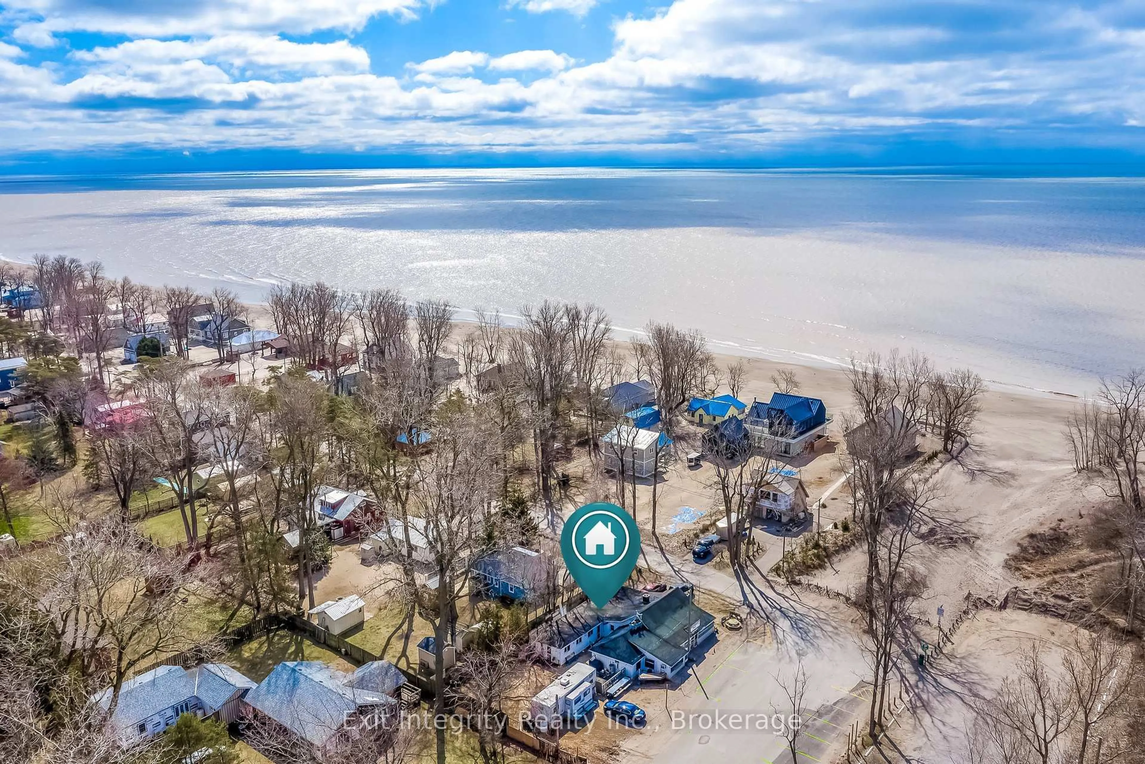 A pic from outside/outdoor area/front of a property/back of a property/a pic from drone, water/lake/river/ocean view for 2 Beach Ave, Norfolk Ontario N0E 1M0