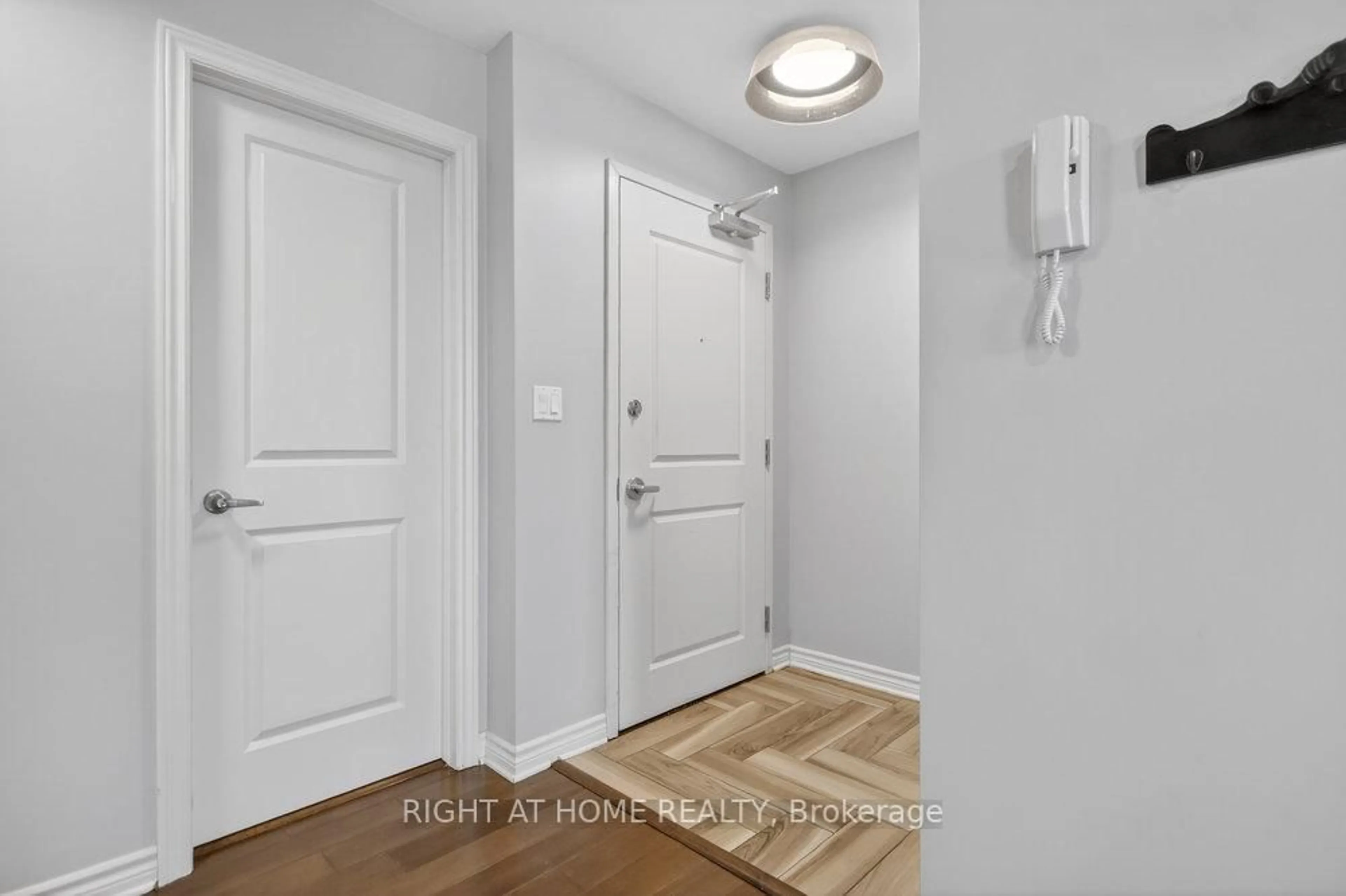 Indoor entryway for 30 Prestige Circ #6, Ottawa Ontario K4A 0W9