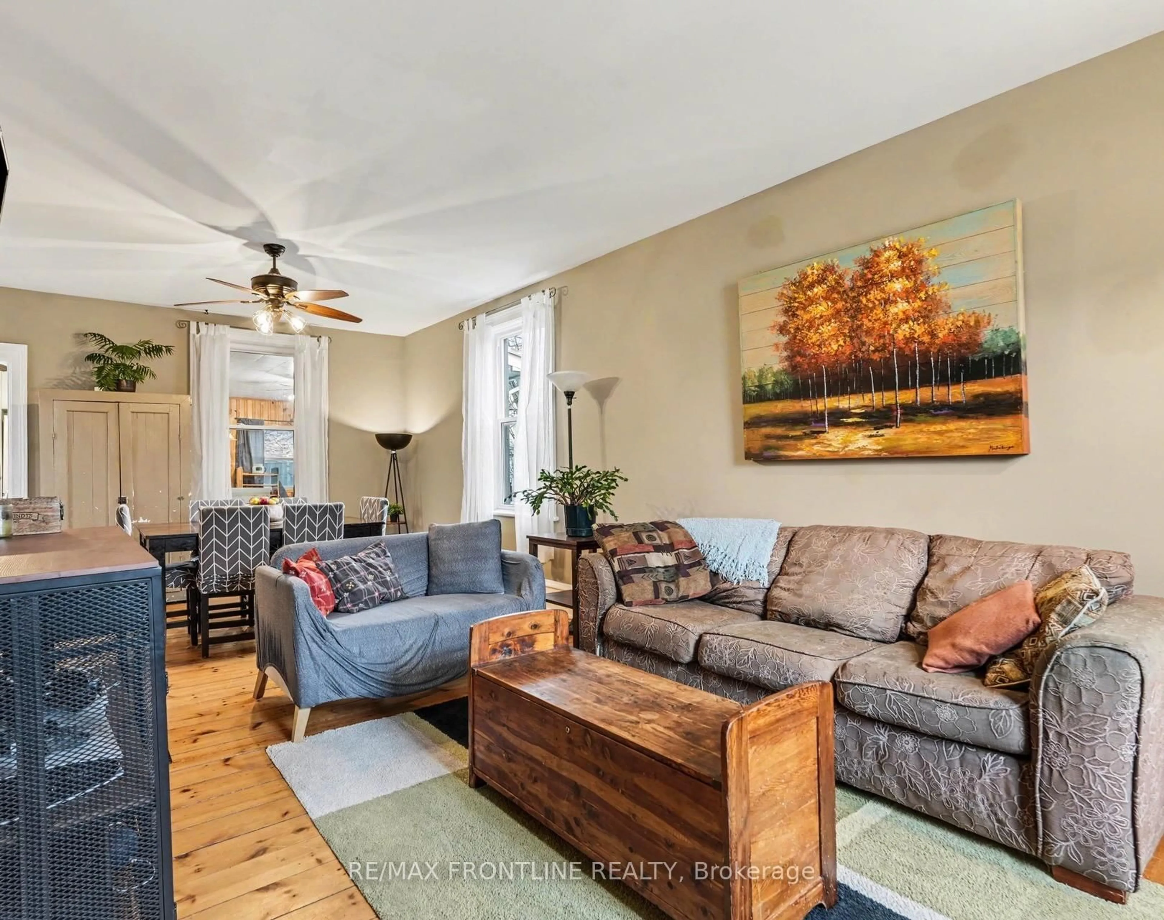 Living room with furniture, unknown for 39 Craig St, Perth Ontario K7H 1Y1