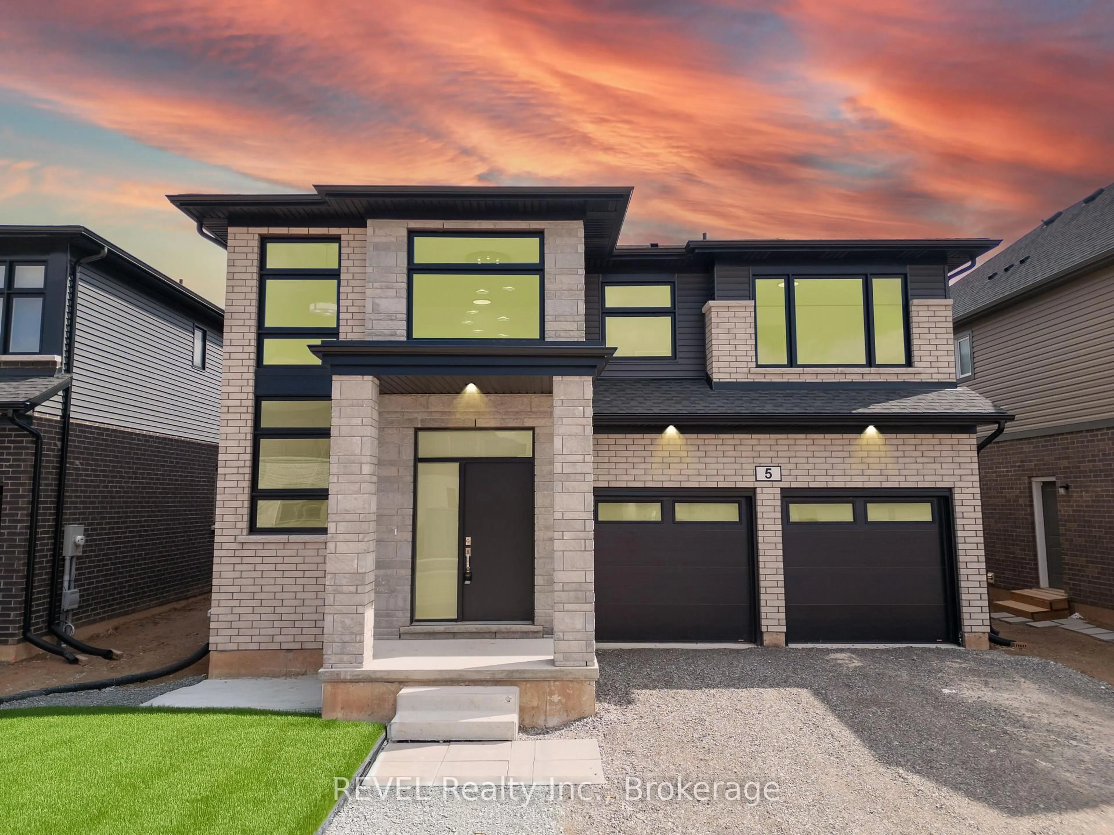 Home with brick exterior material, street for 5 SAMUEL Ave, Pelham Ontario L3E 0G9