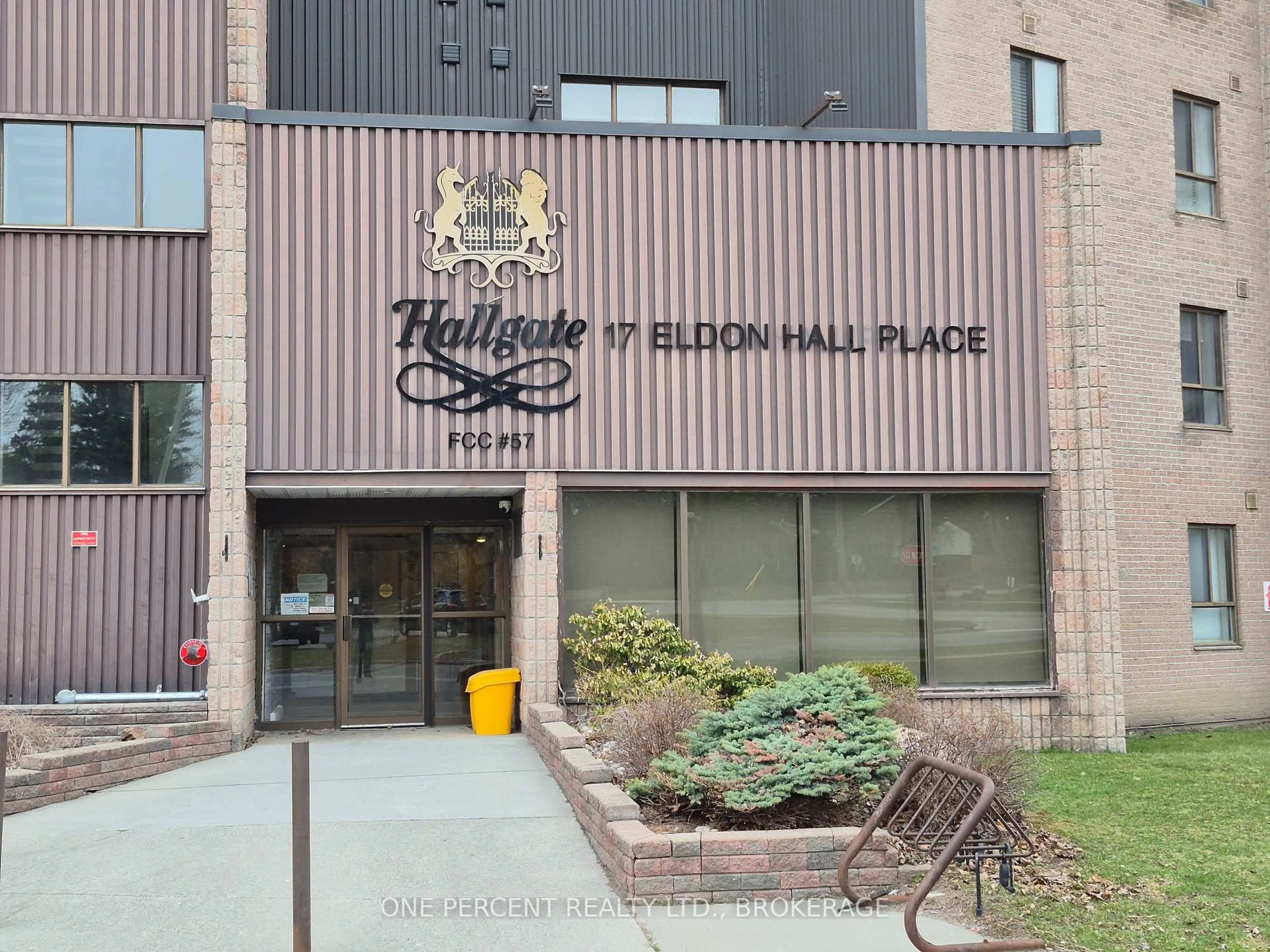 Blurry image for 17 Eldon Hall Pl #204, Kingston Ontario K7M 7H5