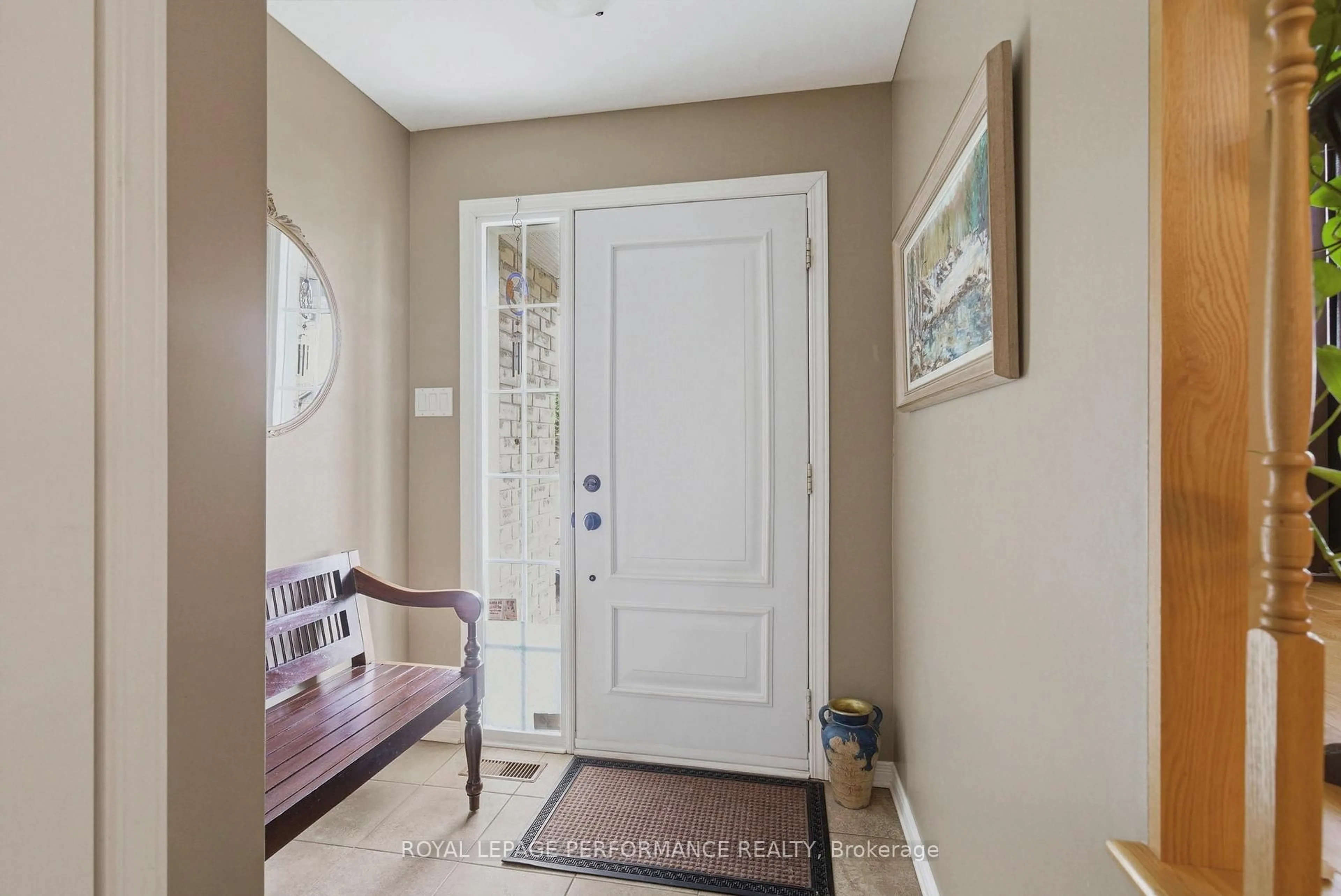 Indoor entryway for 18353 Lana Dr, South Glengarry Ontario K6H 7L9