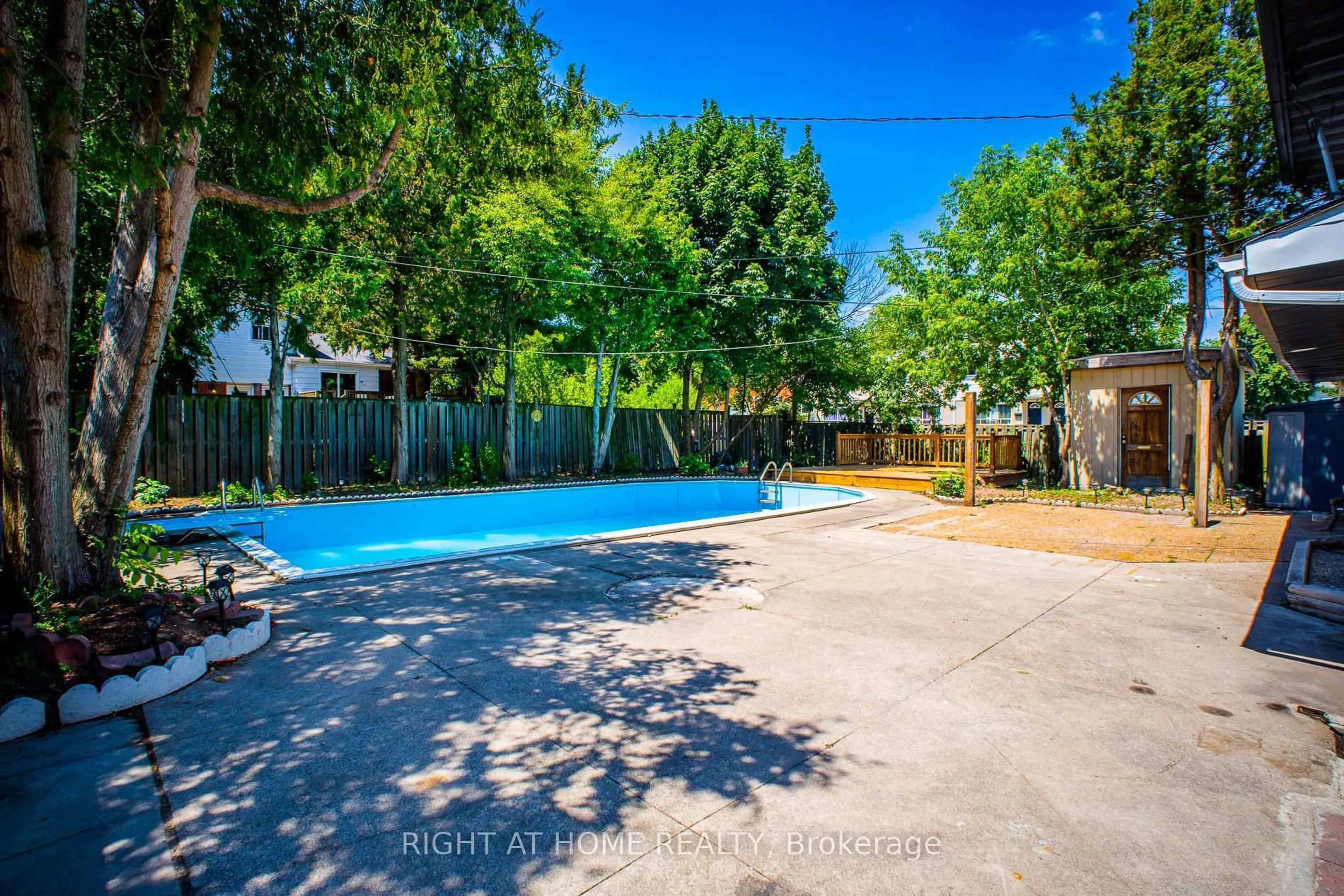 Pool for 77 Elford Cres, Hamilton Ontario L8K 5K8