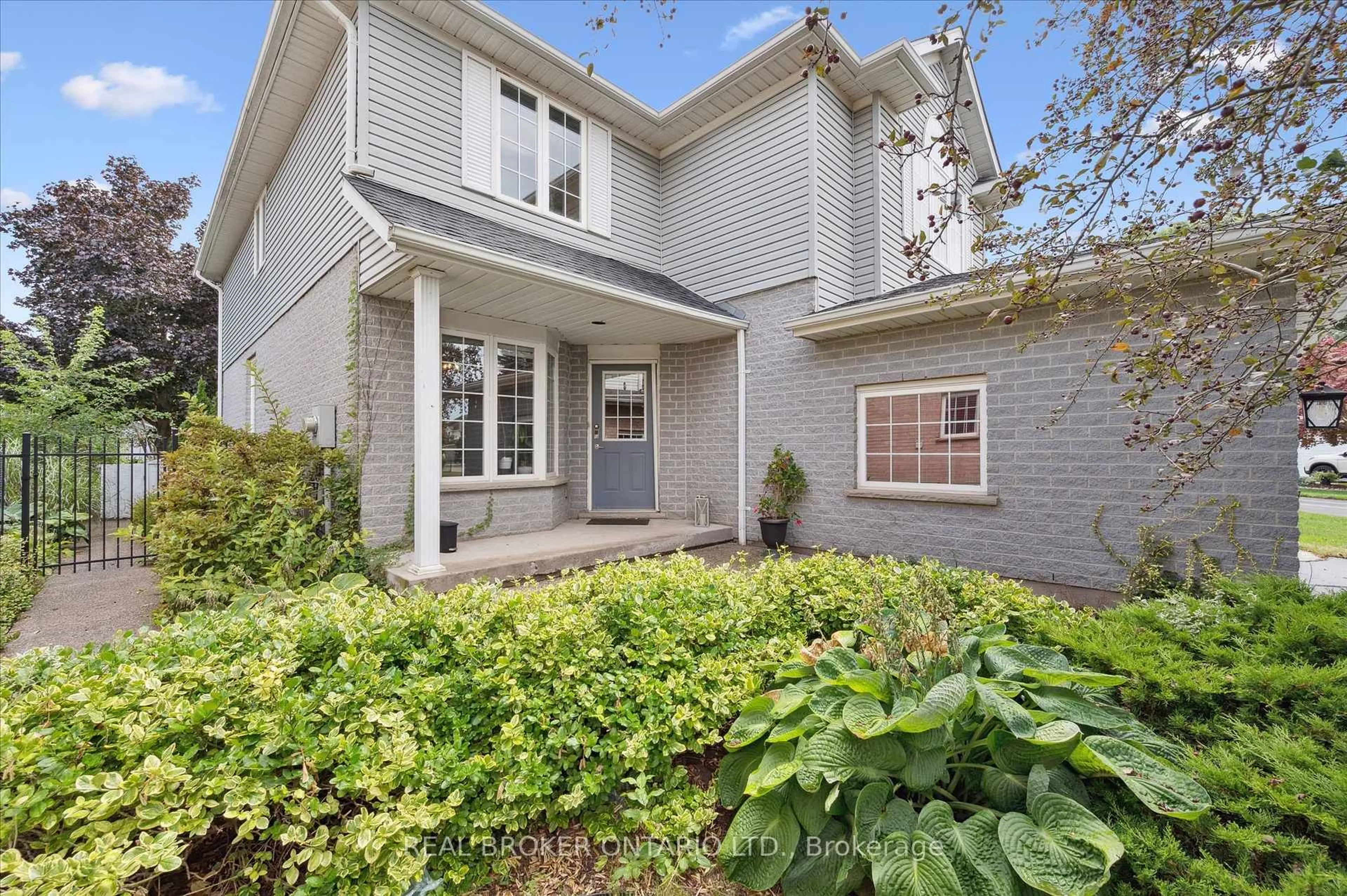 Unknown for 18 Pearwood Crt, Kitchener Ontario N2P 2L1